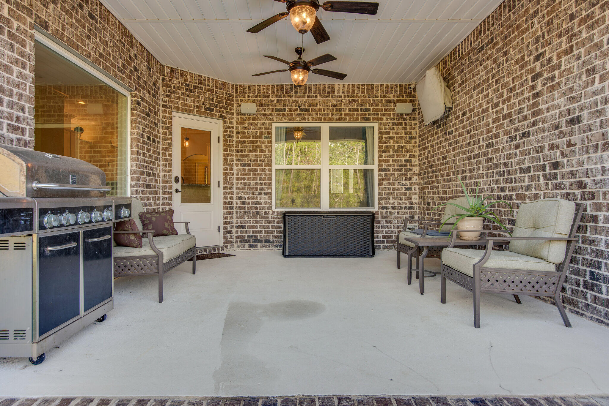 EAST BAY RIVER ESTATES 1ST ADDN - Residential Lease