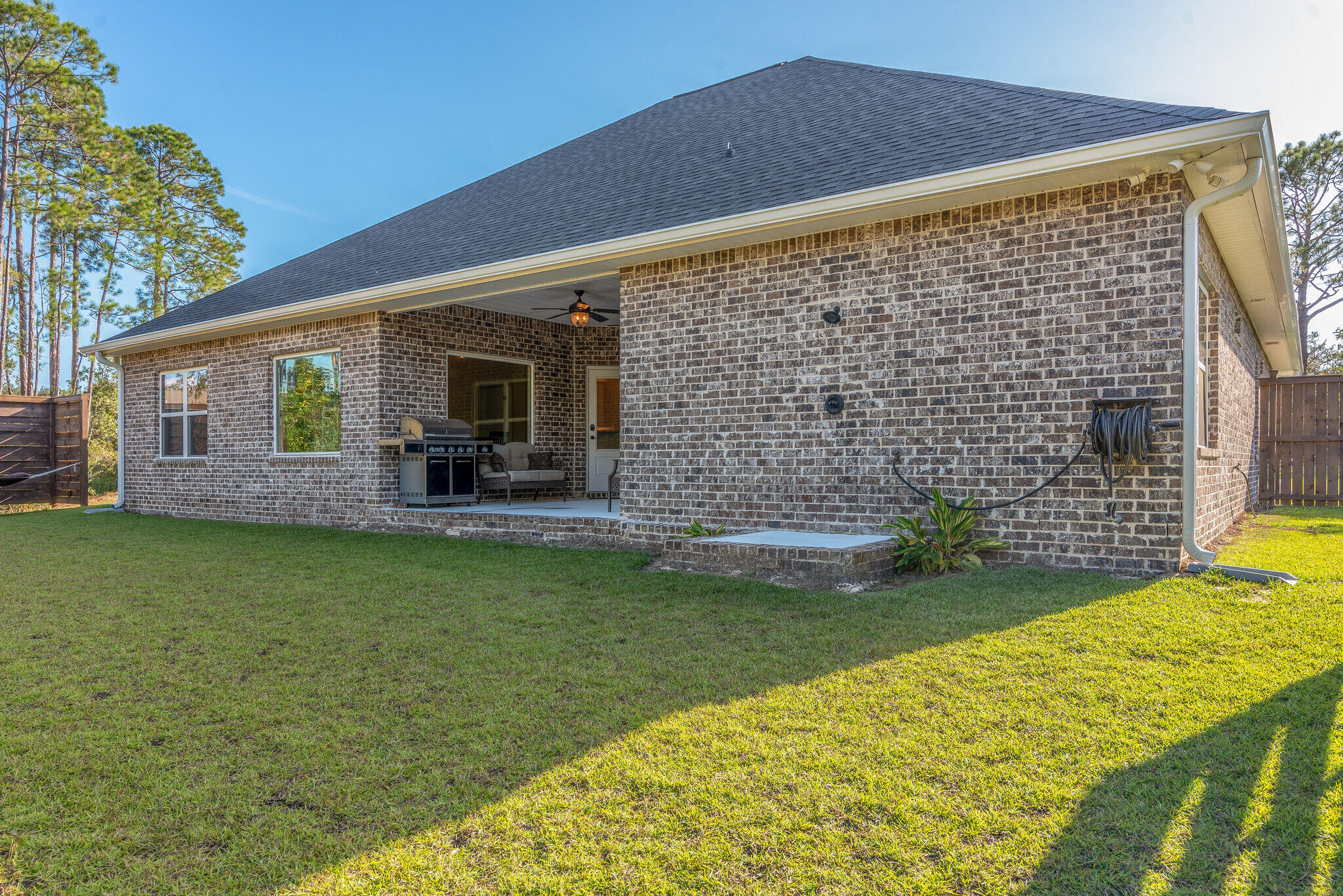 EAST BAY RIVER ESTATES 1ST ADDN - Residential Lease