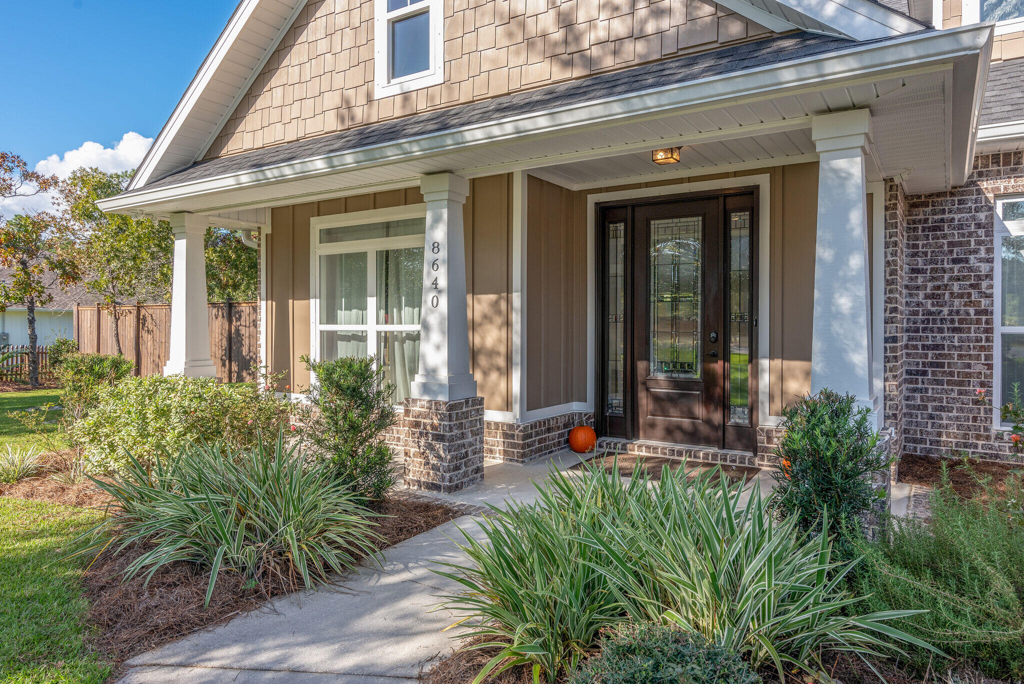 EAST BAY RIVER ESTATES 1ST ADDN - Residential Lease