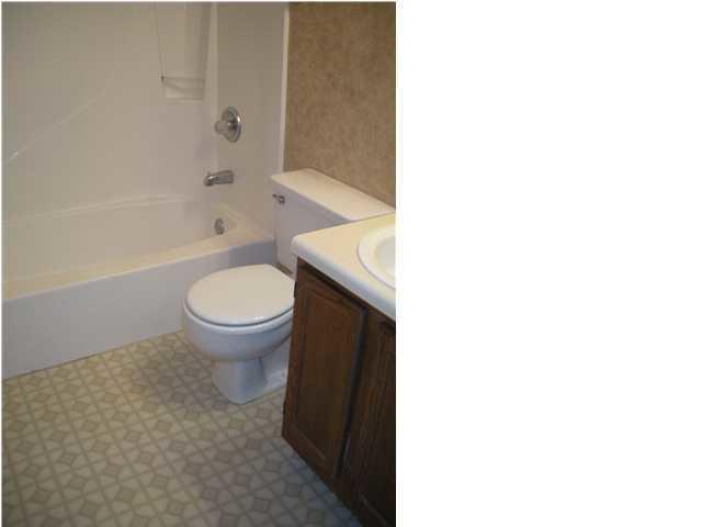 LAKESIDE CONDO AT BLUEWATER BAY - Residential Lease