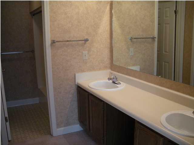 LAKESIDE CONDO AT BLUEWATER BAY - Residential Lease