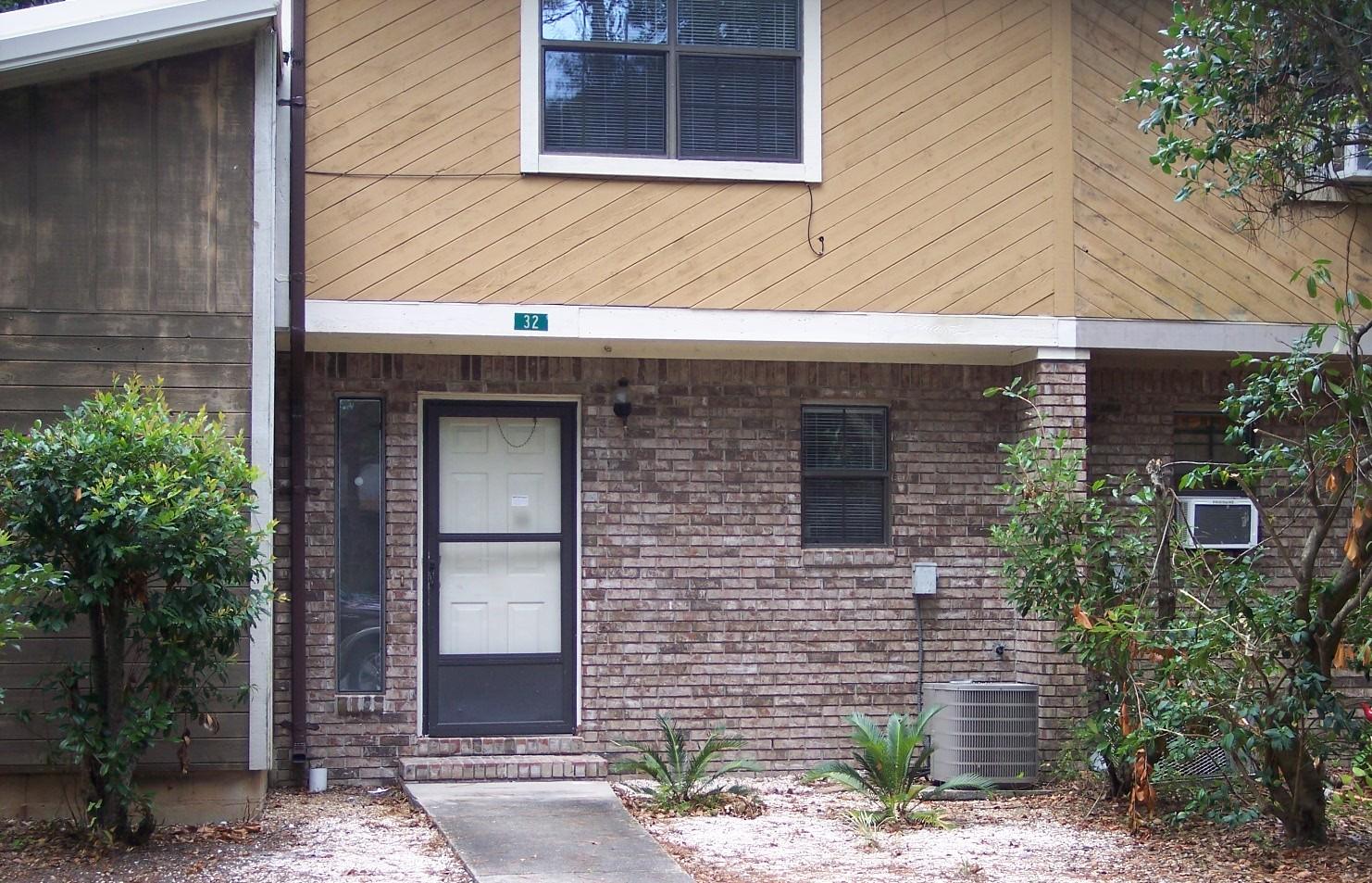 Two bedroom, two-story townhome located in South East Fort Walton Beach. The convenience of a half bathroom downstairs adds to the comforts of this unit. A private back yard allows for entertaining or relaxing, whatever you prefer. Also, this unit provides you with a full size washer and dryer. Very open floor plan. Yard is fenced.