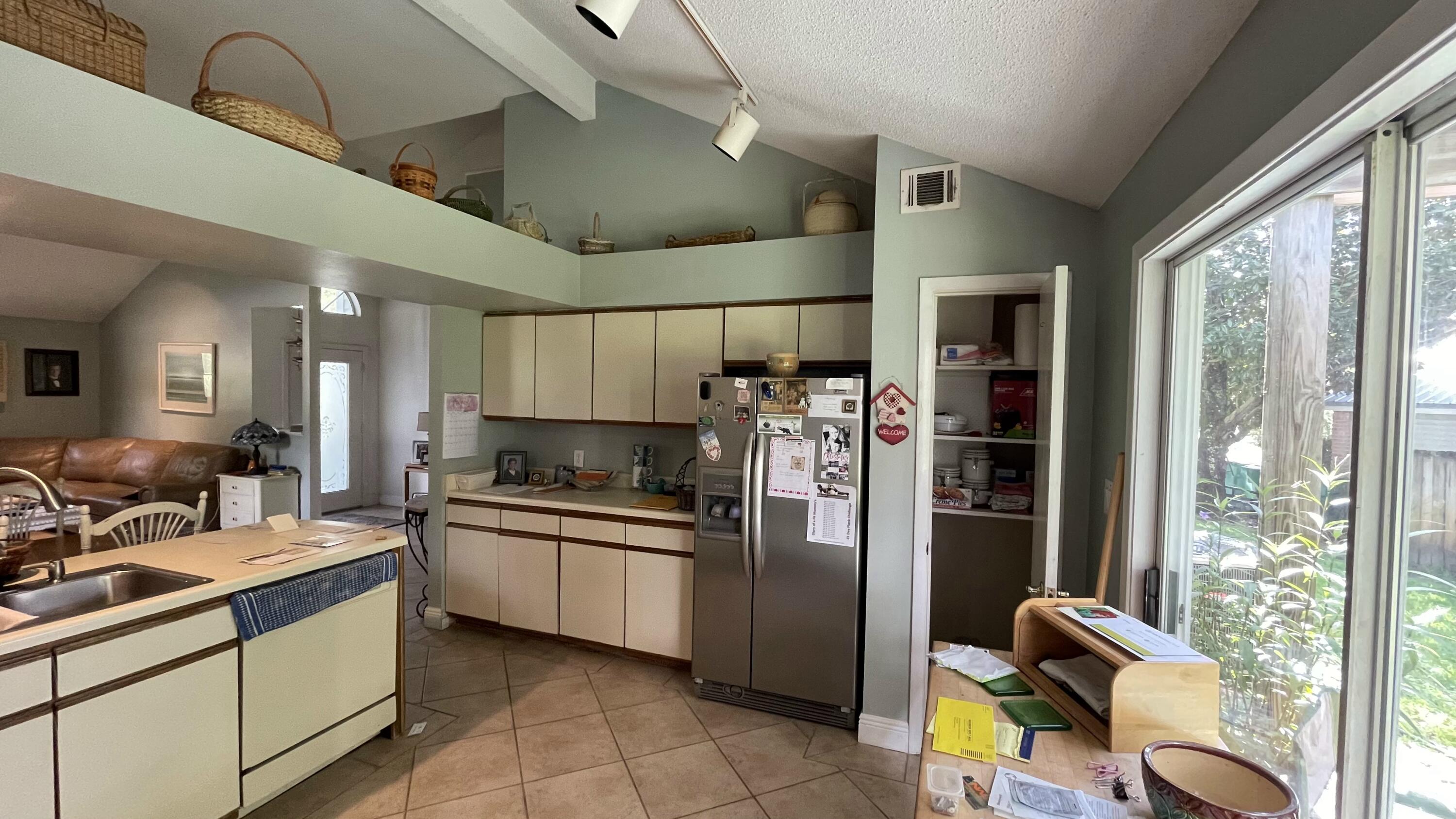 BAYVIEW MANOR 1ST ADDN - Residential