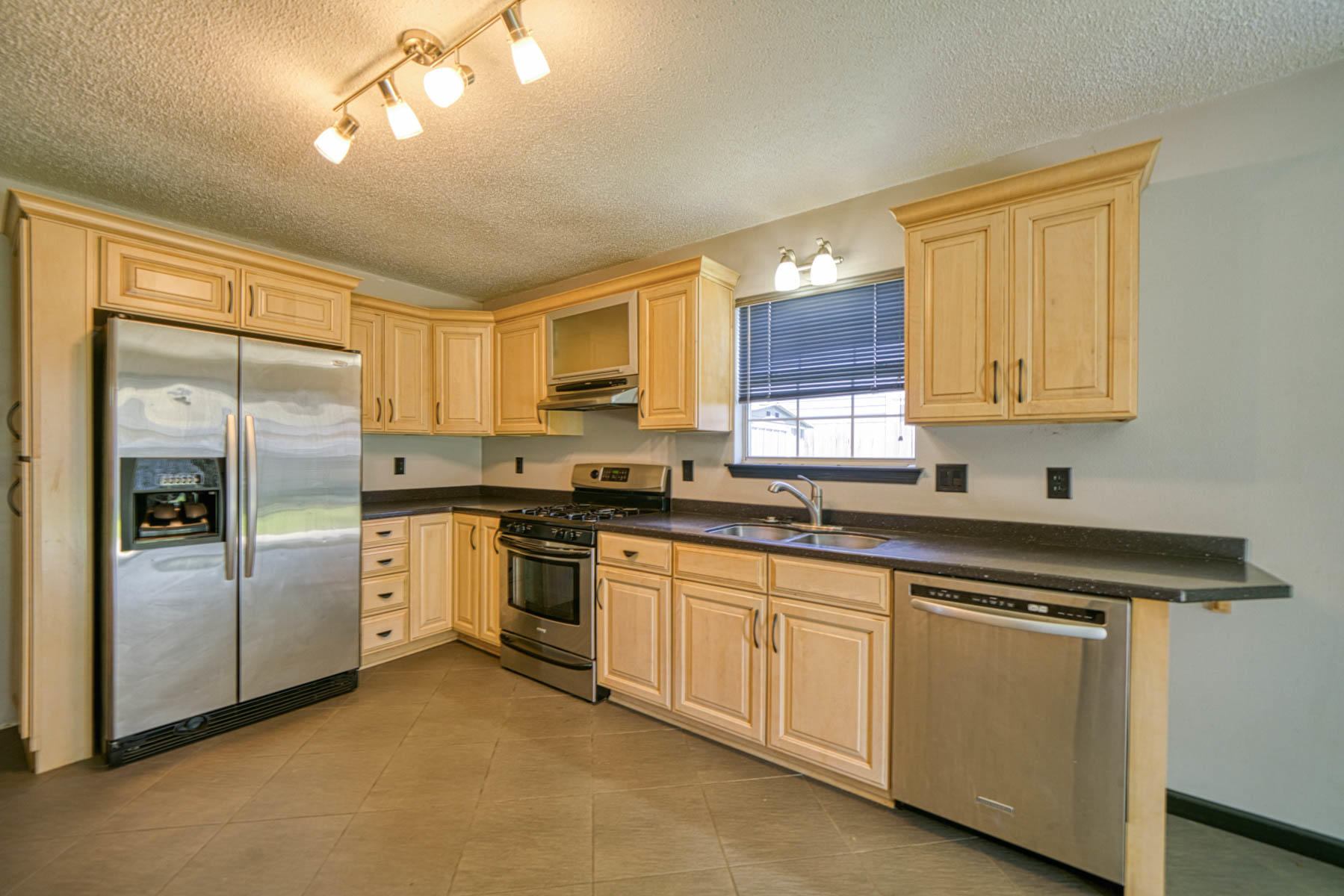 SADDLE CREEK - Residential