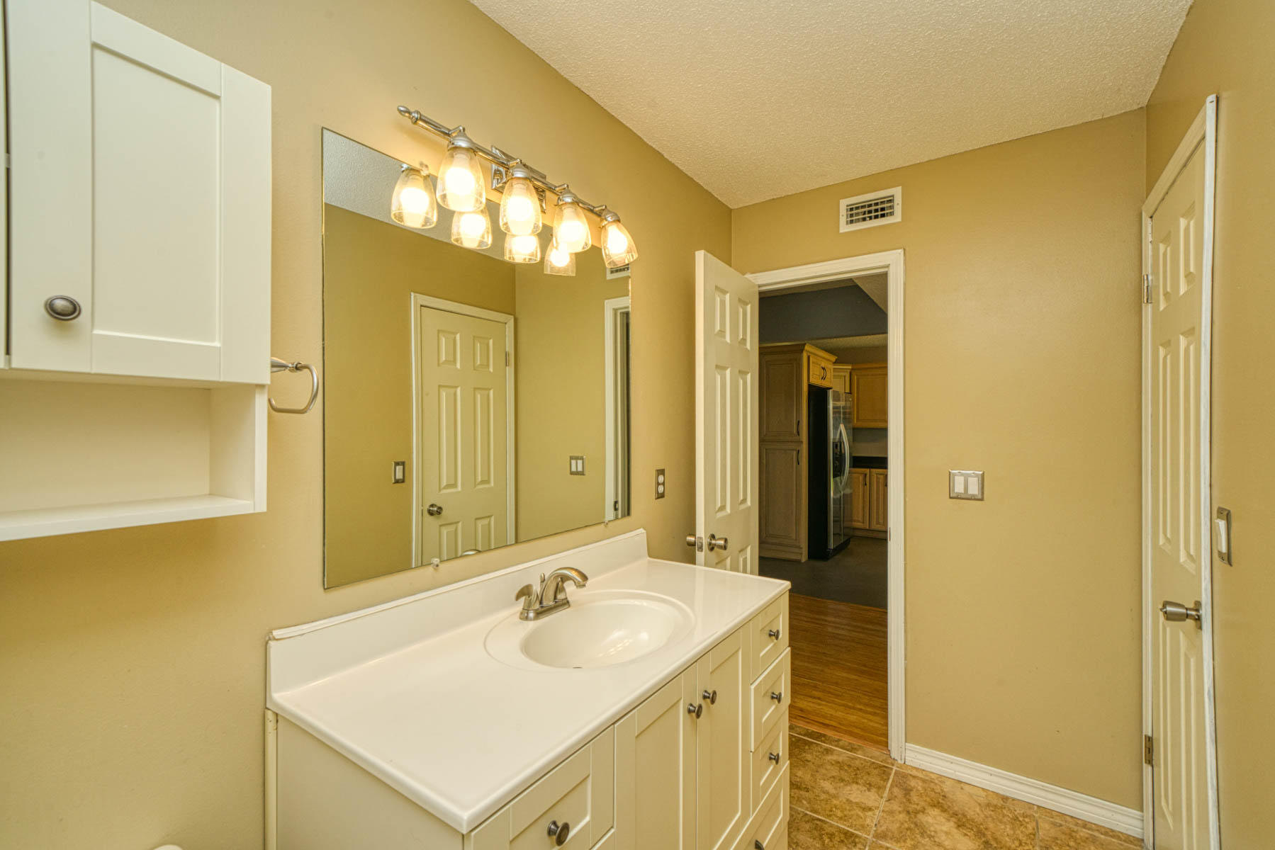SADDLE CREEK - Residential