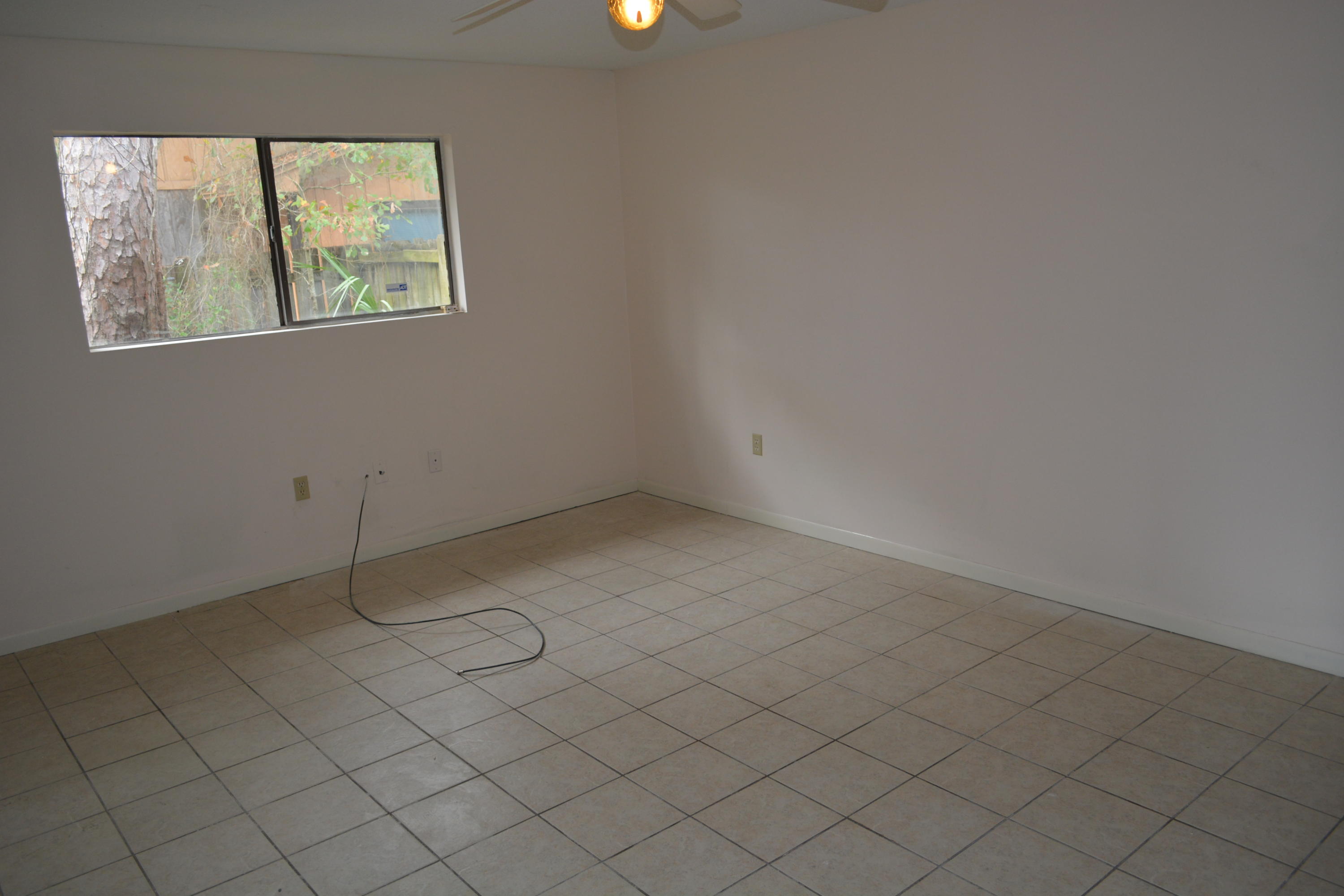 PORT DIXIE - Residential Lease