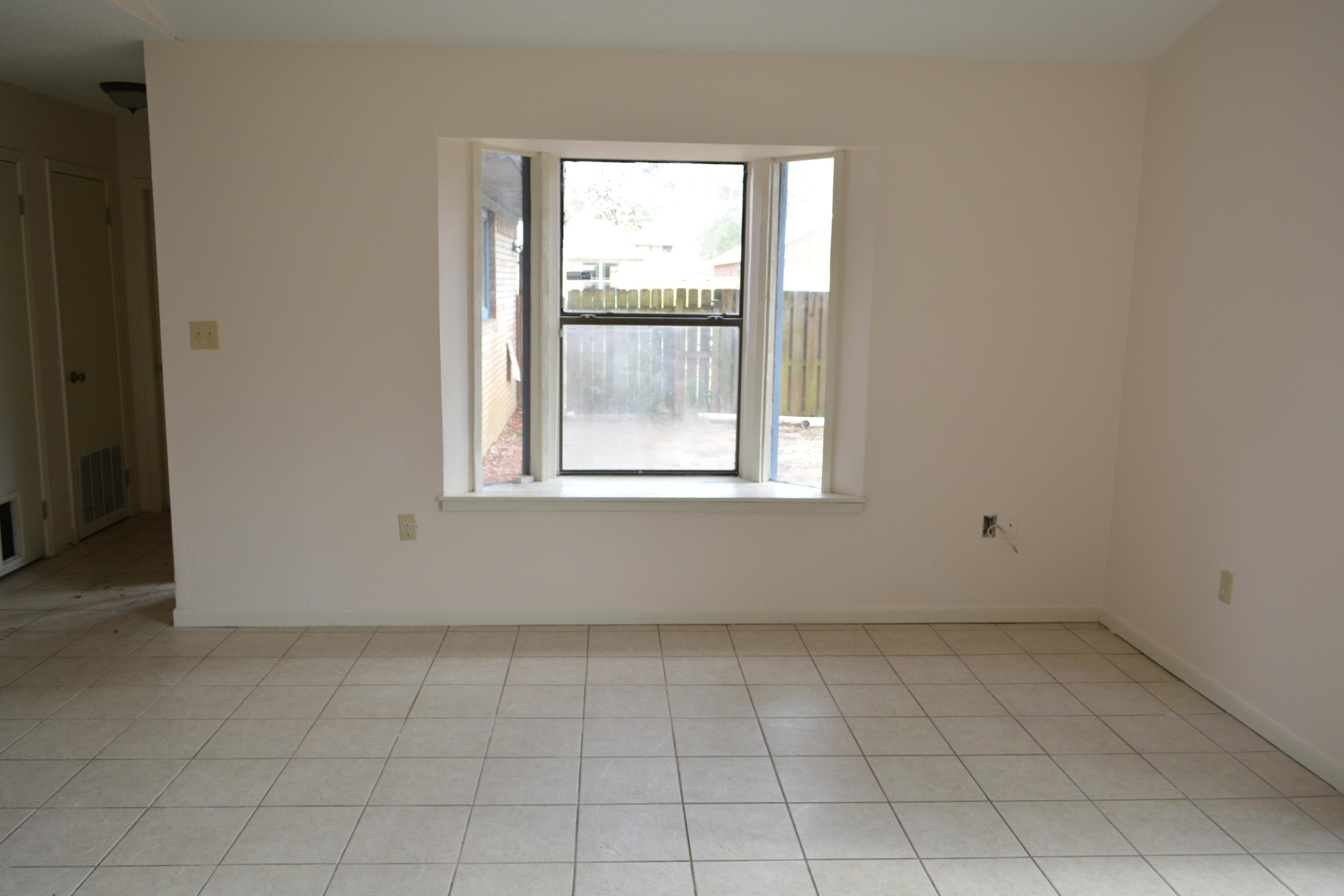PORT DIXIE - Residential Lease