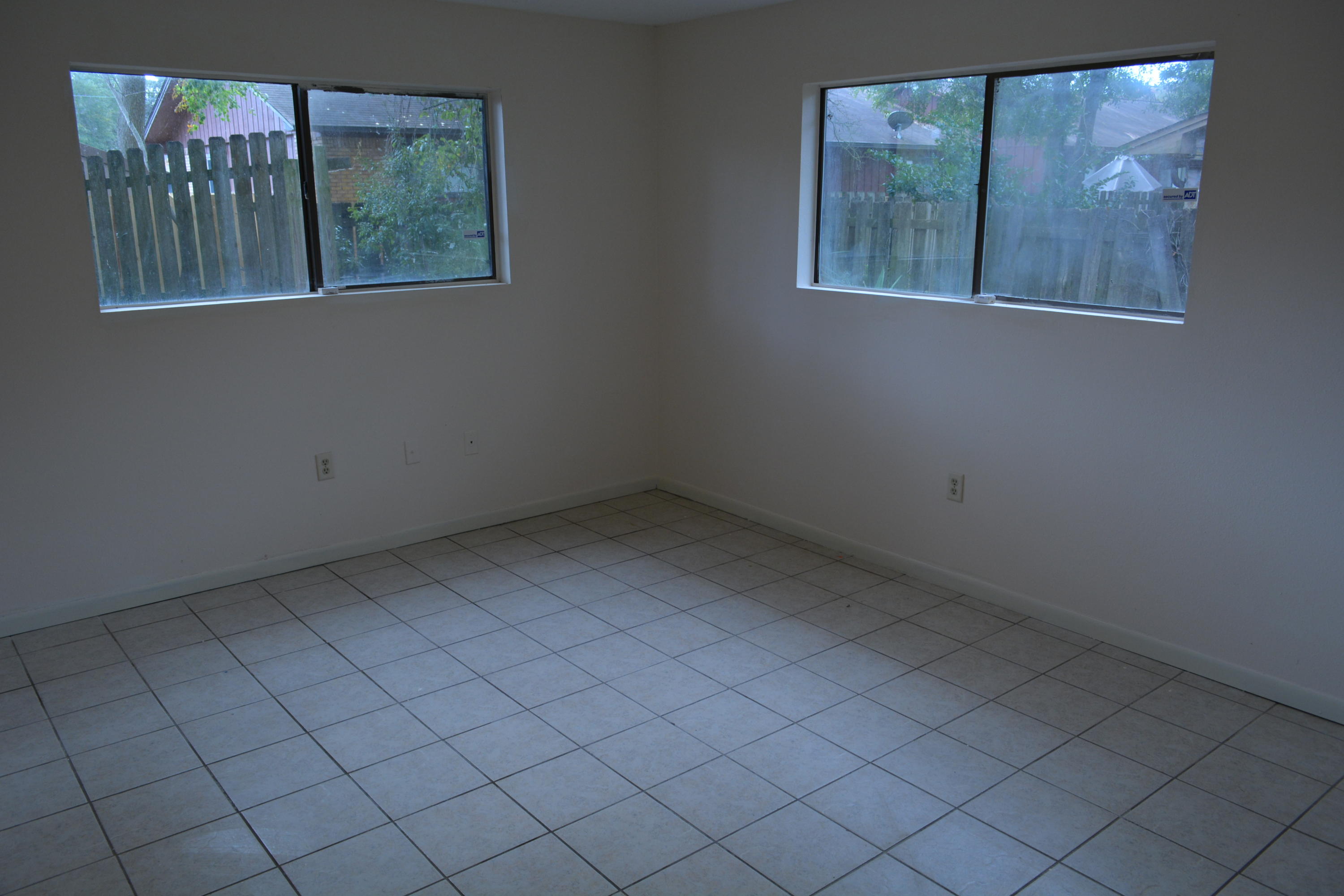 PORT DIXIE - Residential Lease