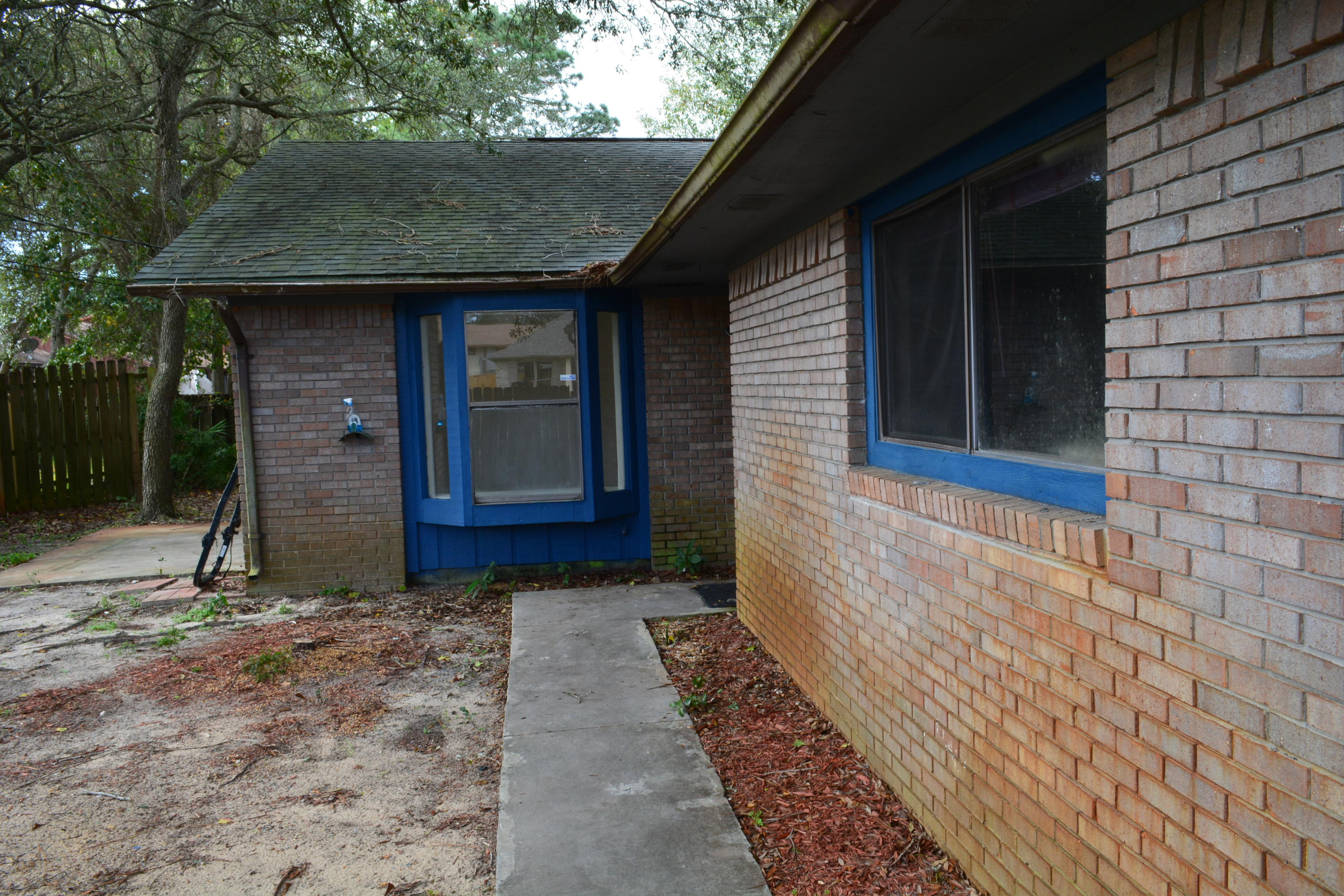 PORT DIXIE - Residential Lease