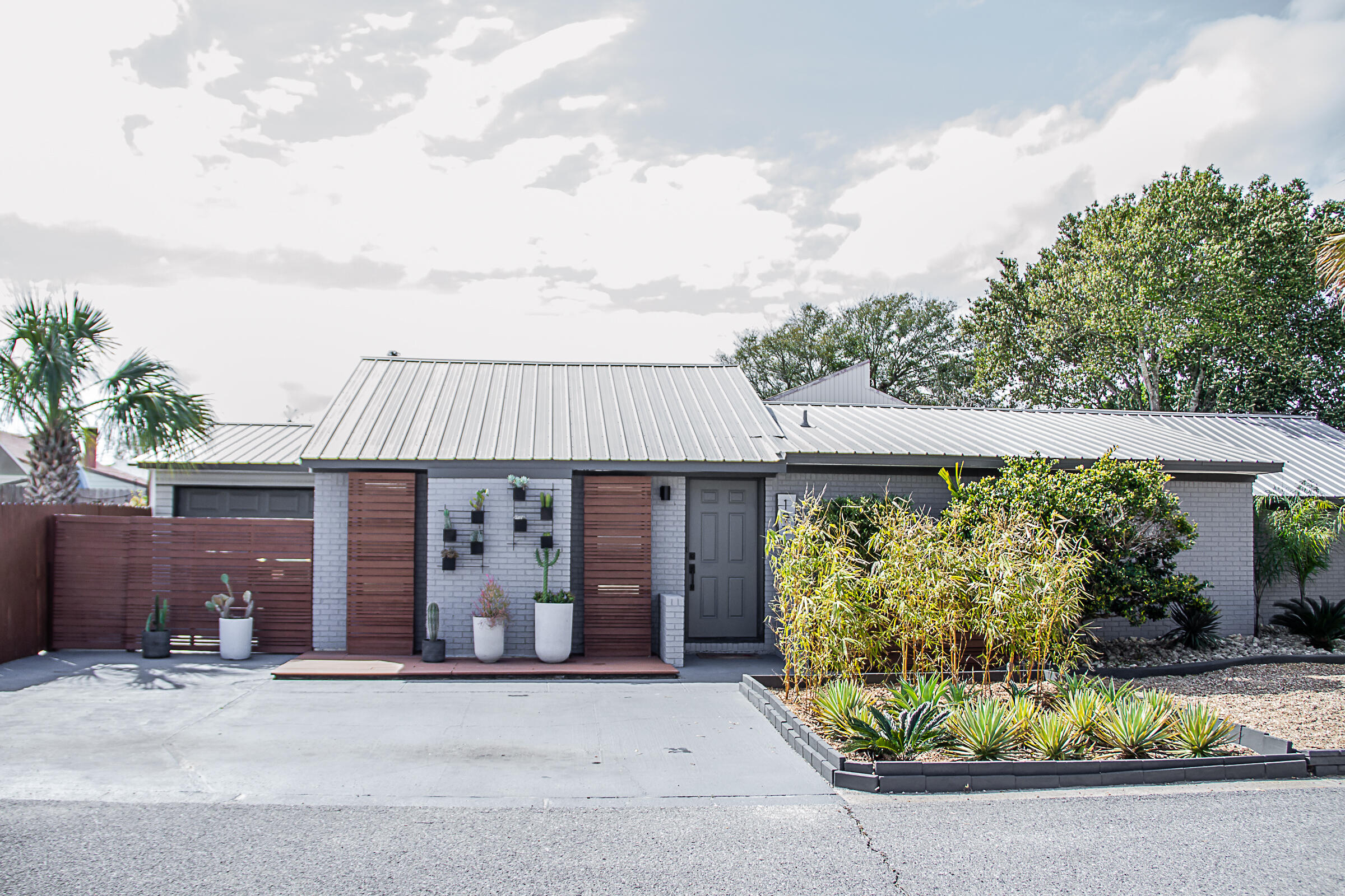 INDIAN OAKS 1ST ADDN - Residential Lease