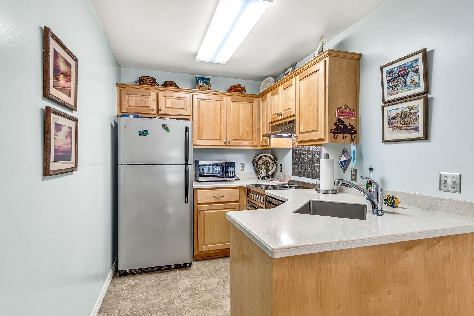 INLET SANDS CONDOMINIUM - Residential