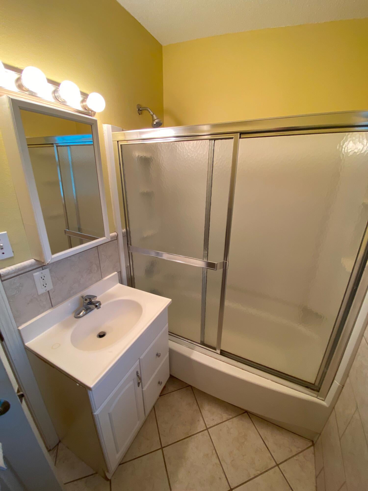 GARNIERS BEACH 2ND - Residential Lease