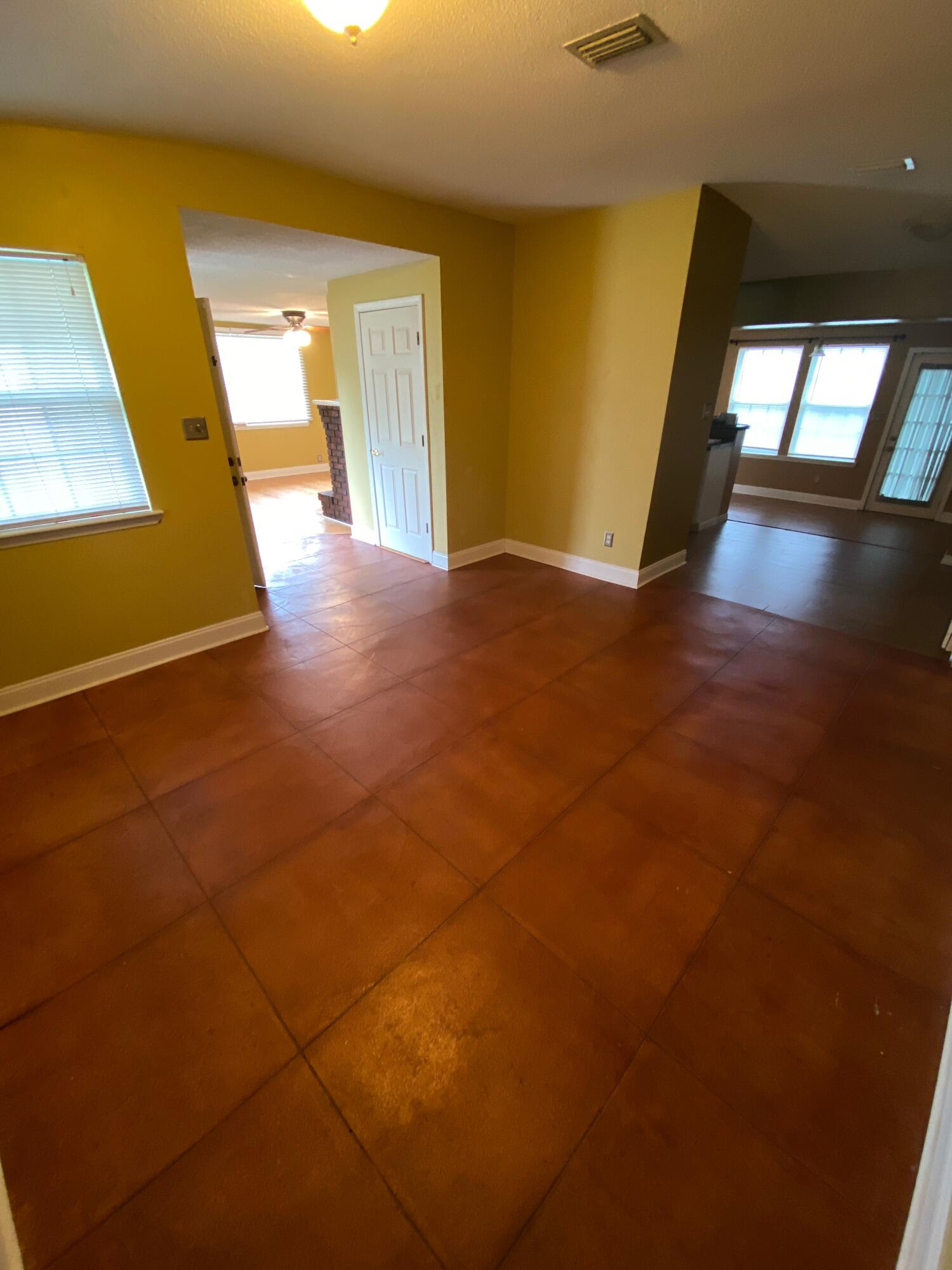 GARNIERS BEACH 2ND - Residential Lease