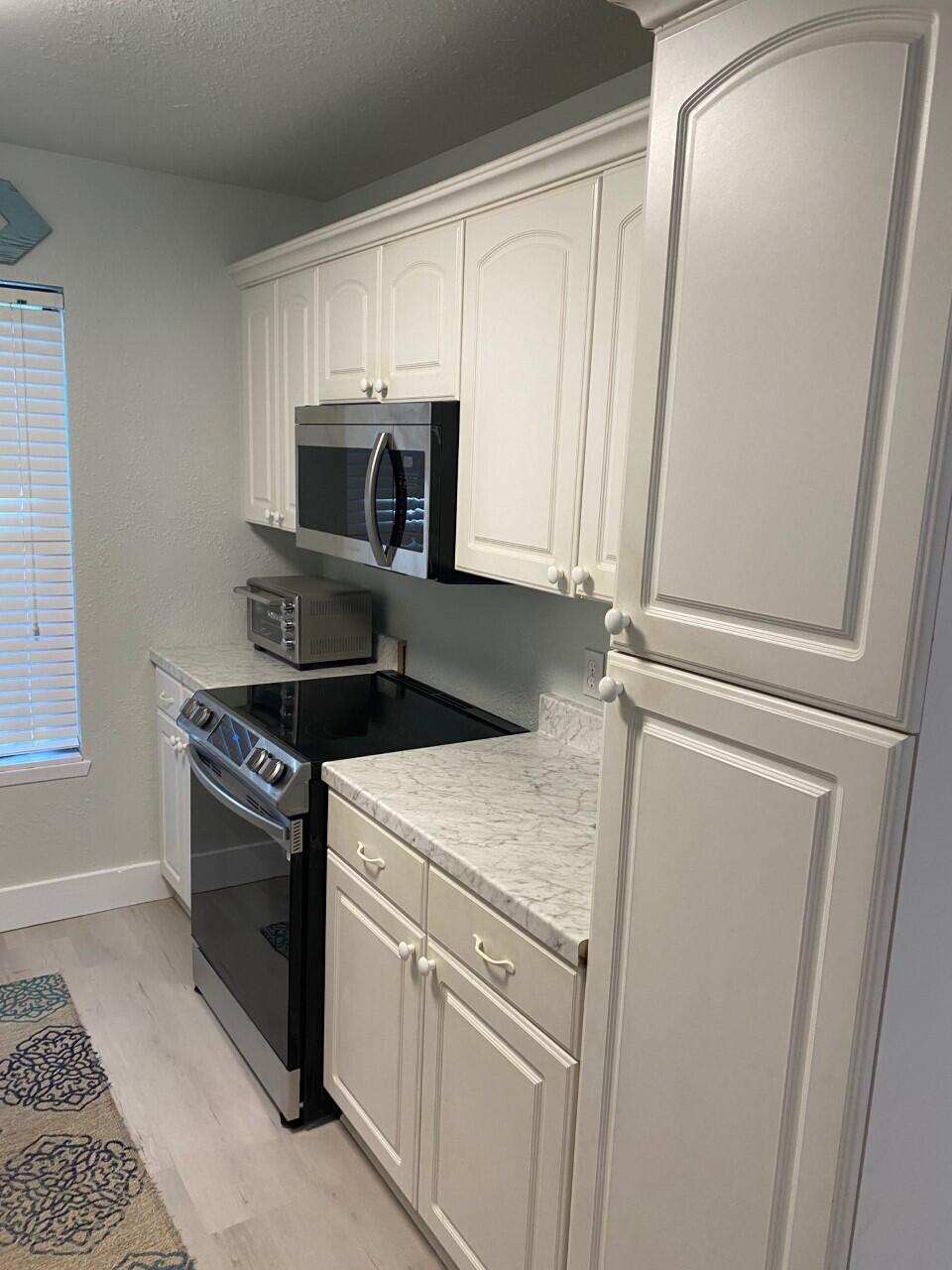 THE WILLOWS - Residential Lease