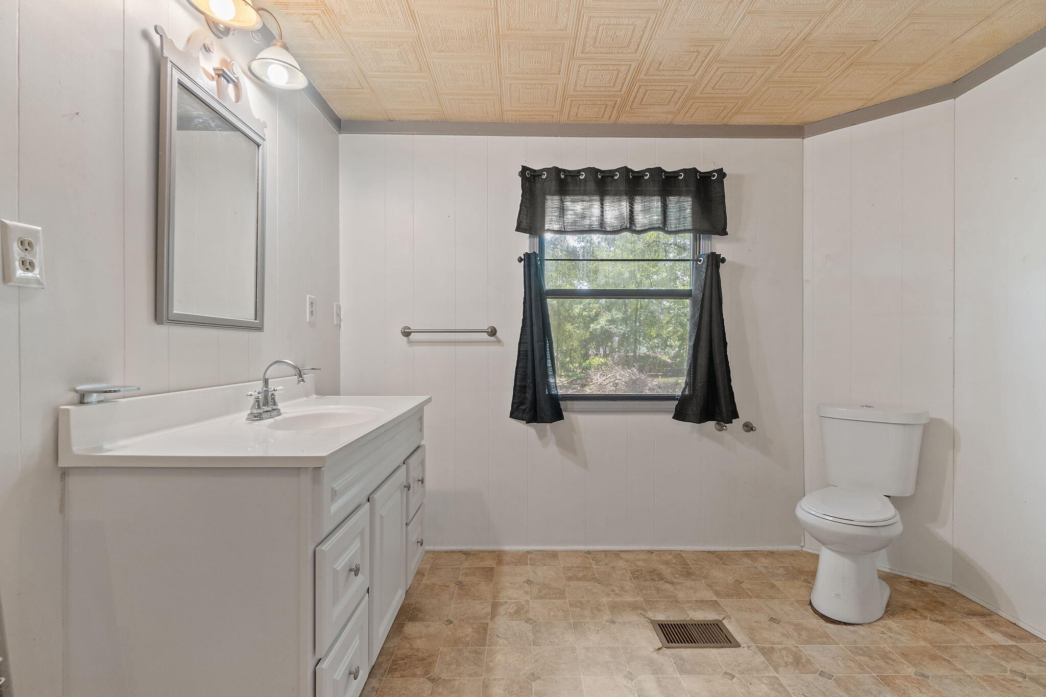 FOXES RUN 1ST ADDN - Residential