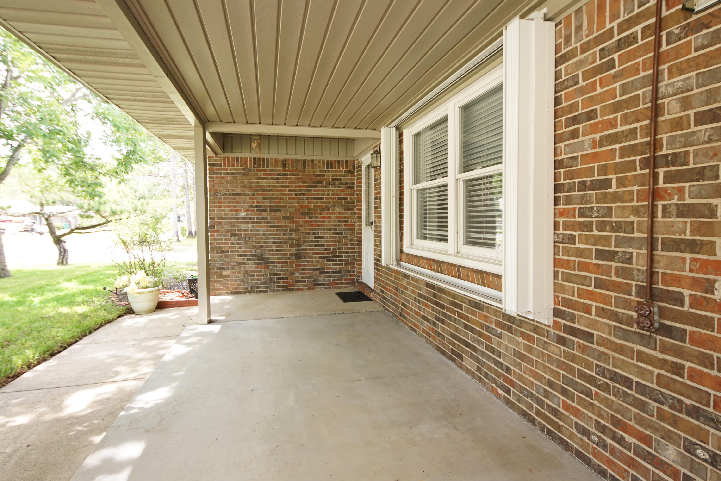 LEOTA MILLER S/D LOT 17 BLK B, Okaloosa Co. Florida, as recorded in Plat bk 4 pg 18. - Residential