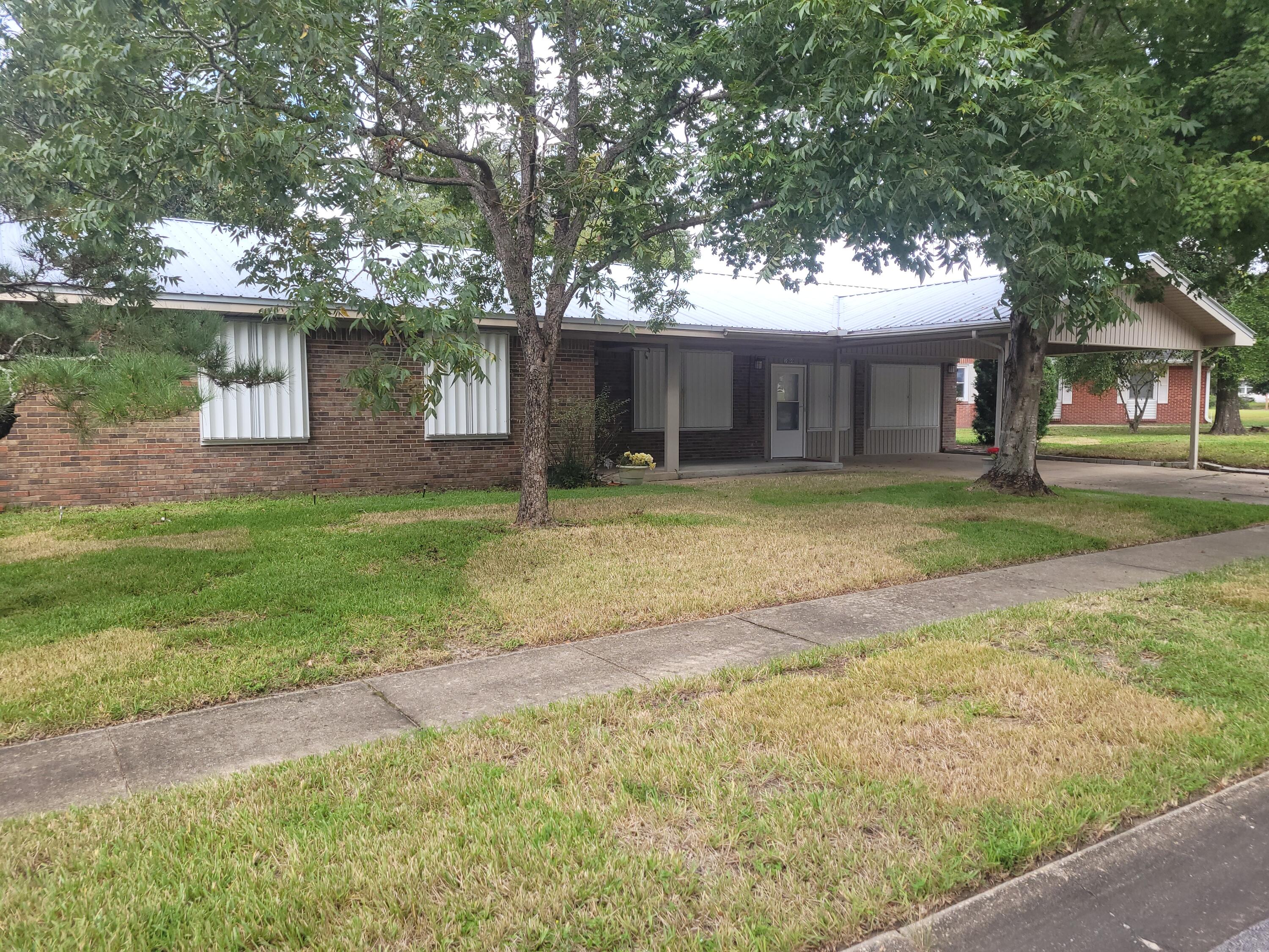 LEOTA MILLER S/D LOT 17 BLK B, Okaloosa Co. Florida, as recorded in Plat bk 4 pg 18. - Residential