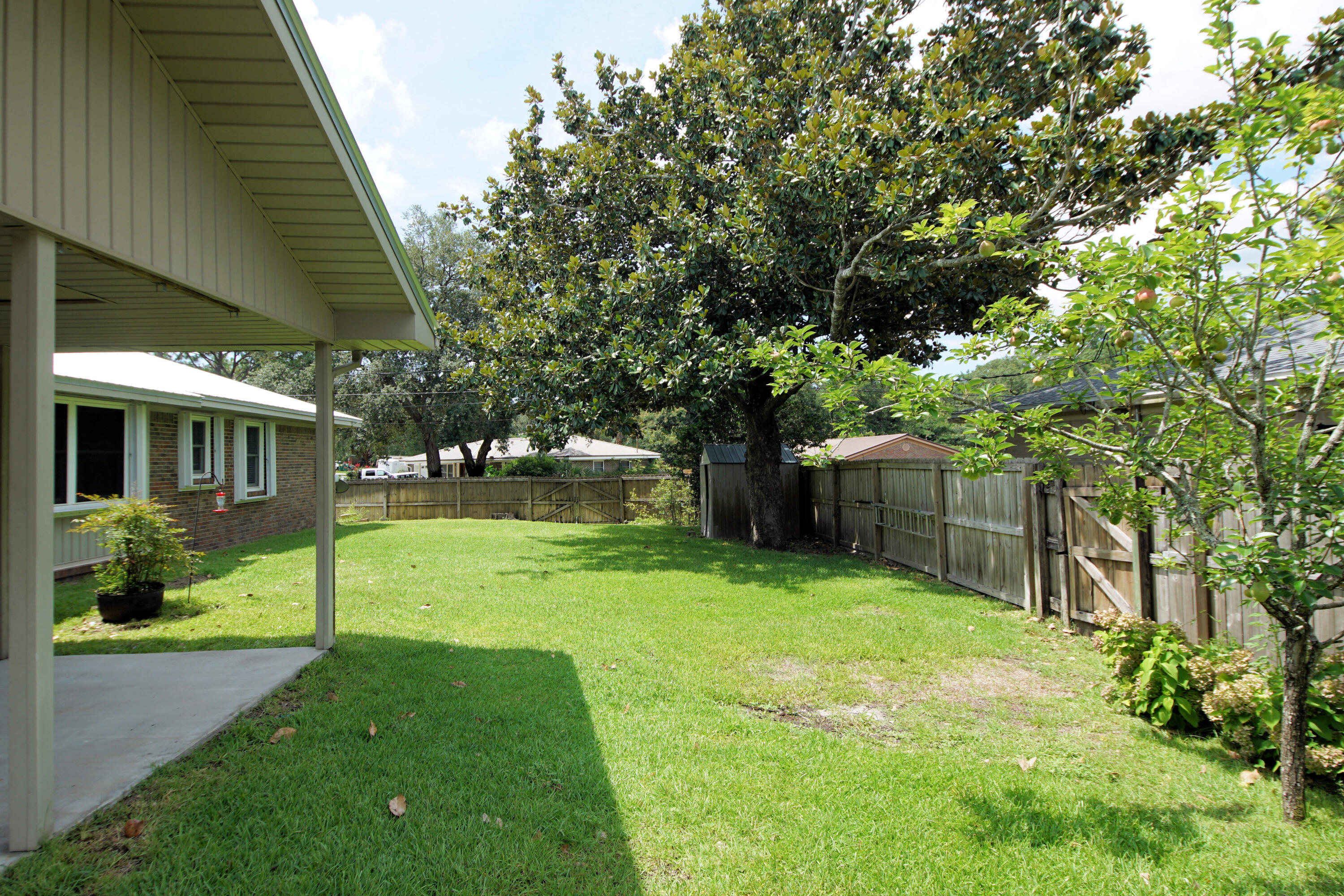 LEOTA MILLER S/D LOT 17 BLK B, Okaloosa Co. Florida, as recorded in Plat bk 4 pg 18. - Residential