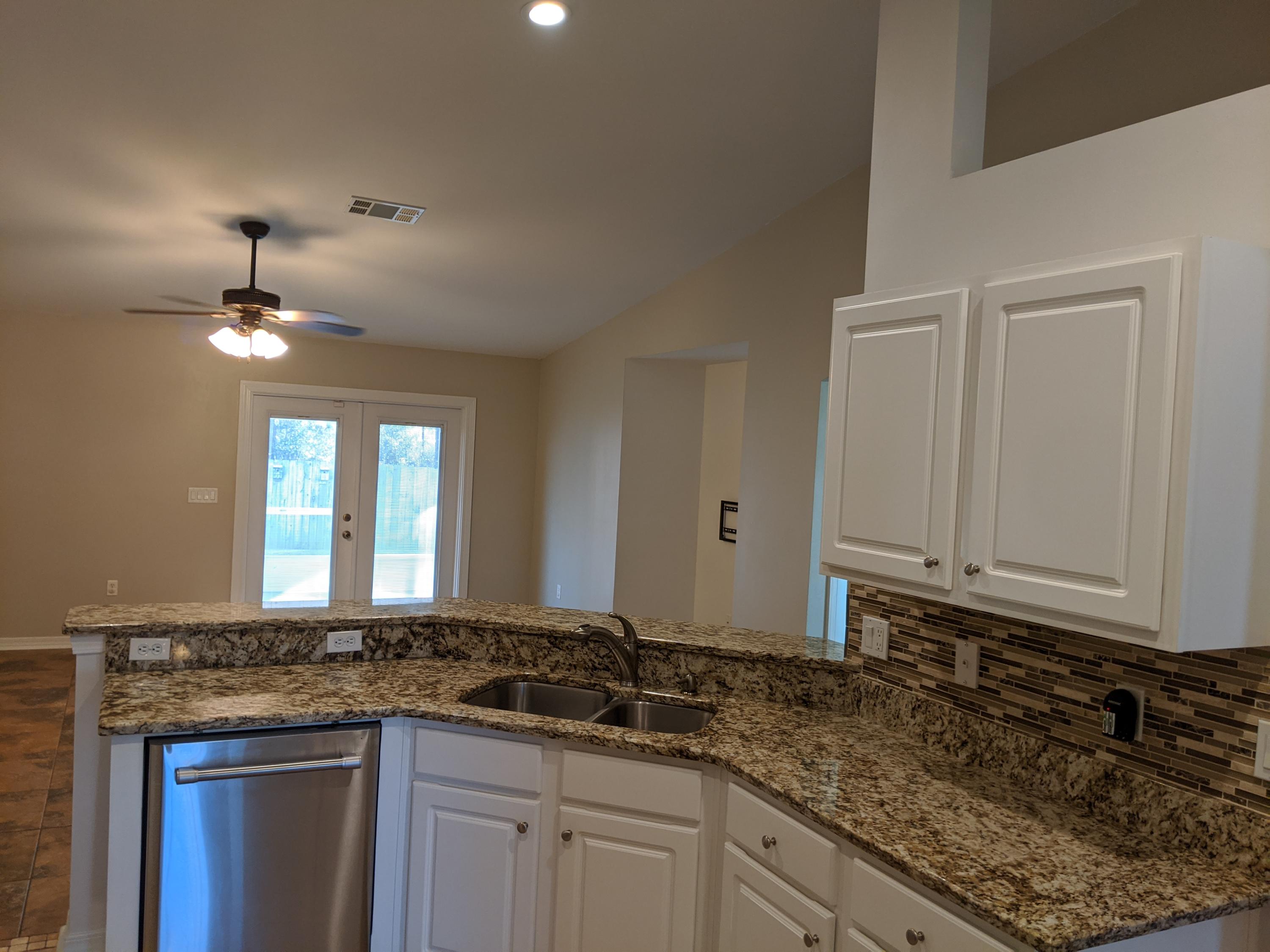 NAVARRE S/D 2ND ADDN - Residential Lease