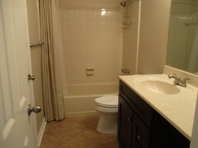 CANDLEWOOD VILLAGE - Residential Lease