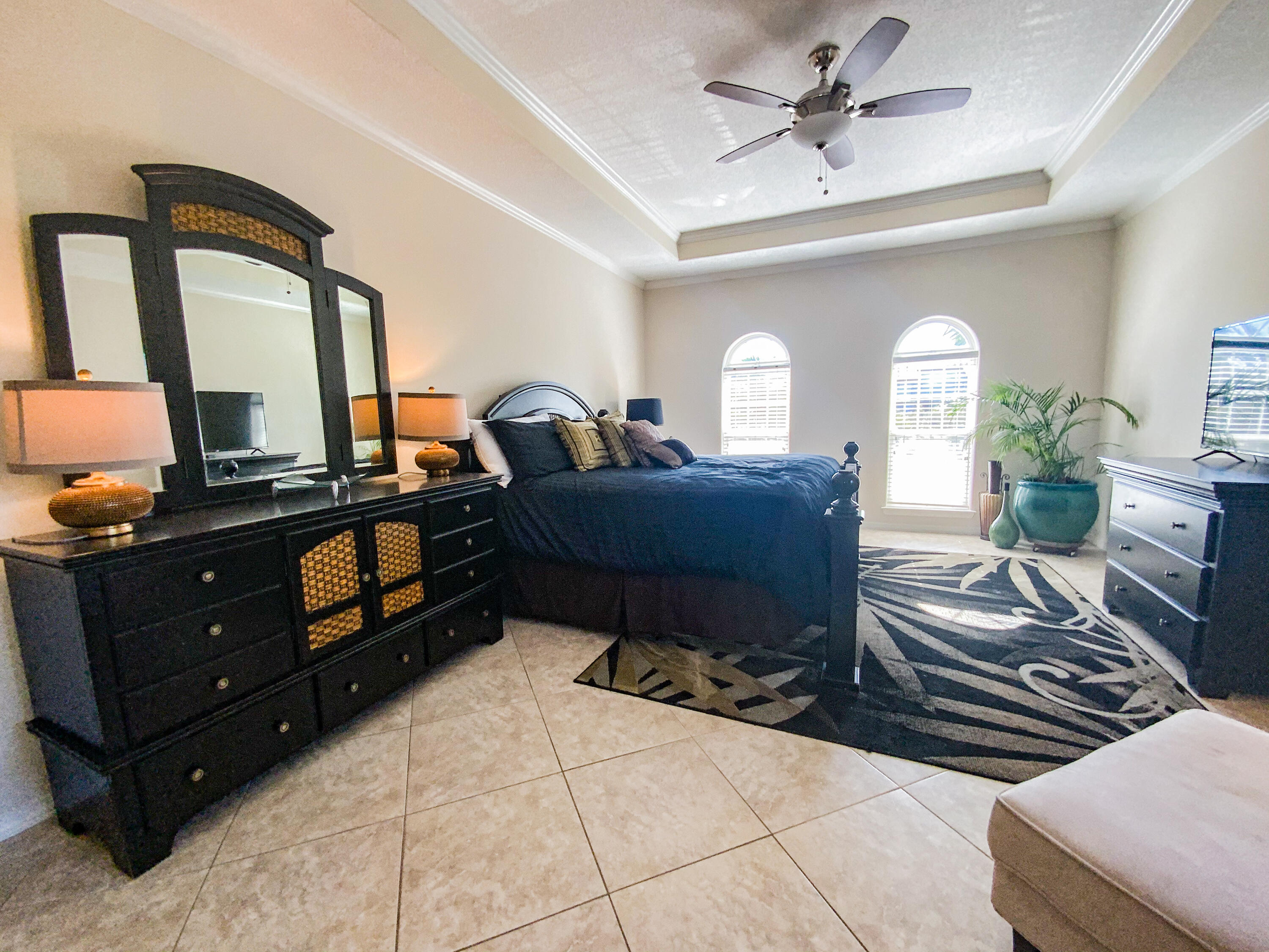 HOLIDAY ISLE - Residential Lease
