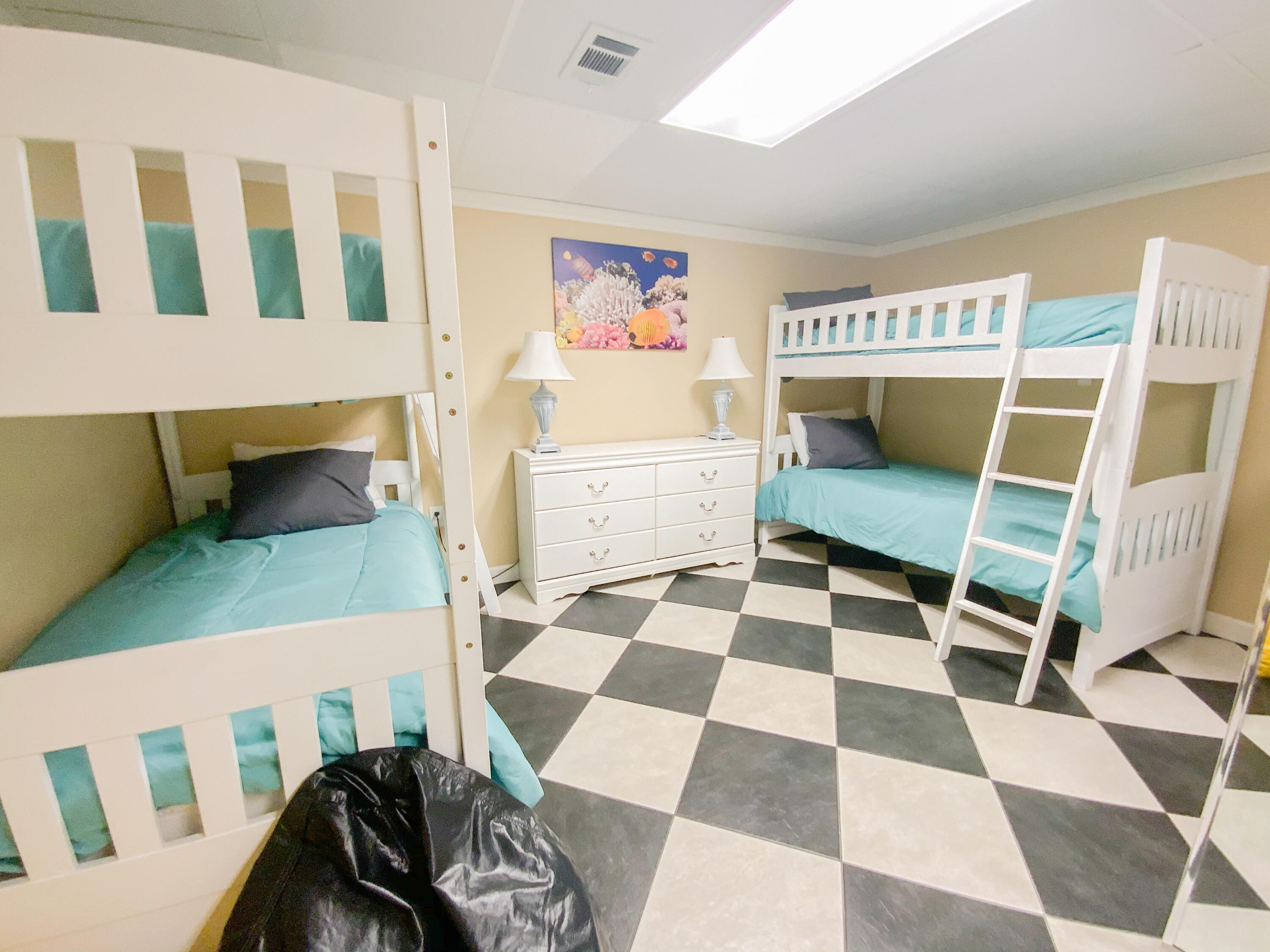 HOLIDAY ISLE - Residential Lease