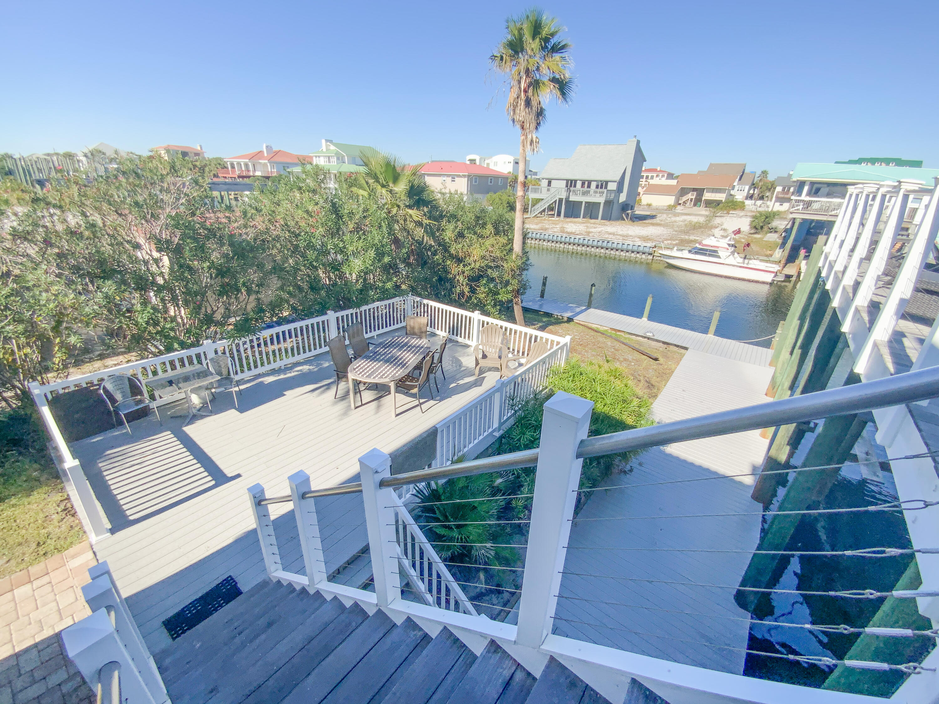 HOLIDAY ISLE - Residential Lease
