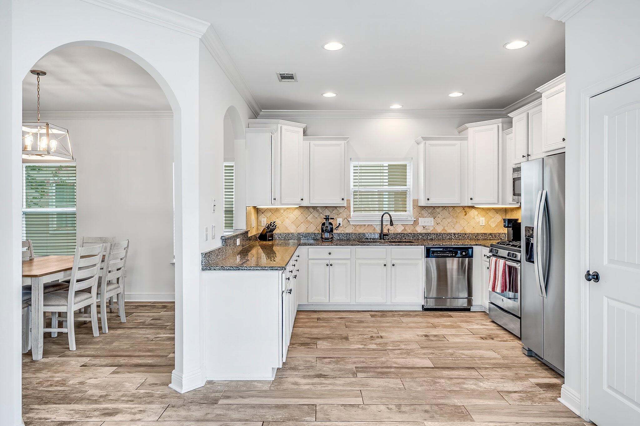 MAGNOLIA BAY - Residential