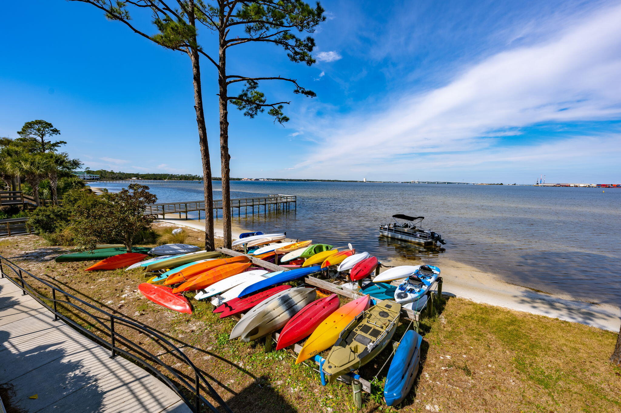 MAGNOLIA BAY - Residential