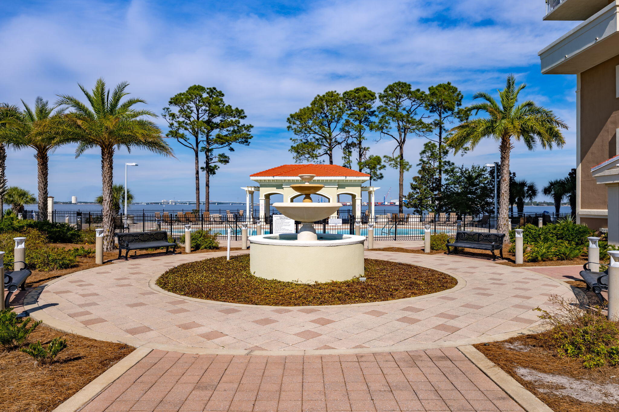 MAGNOLIA BAY - Residential