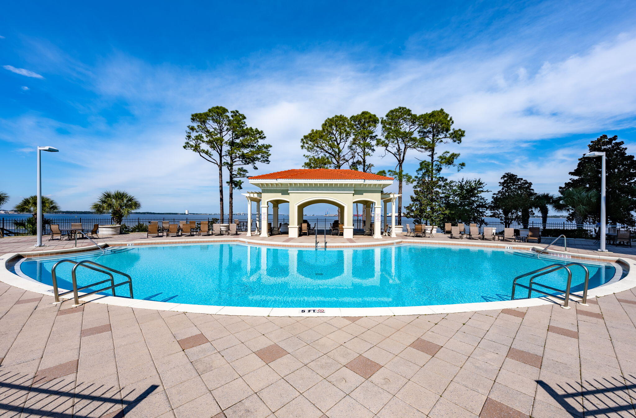 MAGNOLIA BAY - Residential