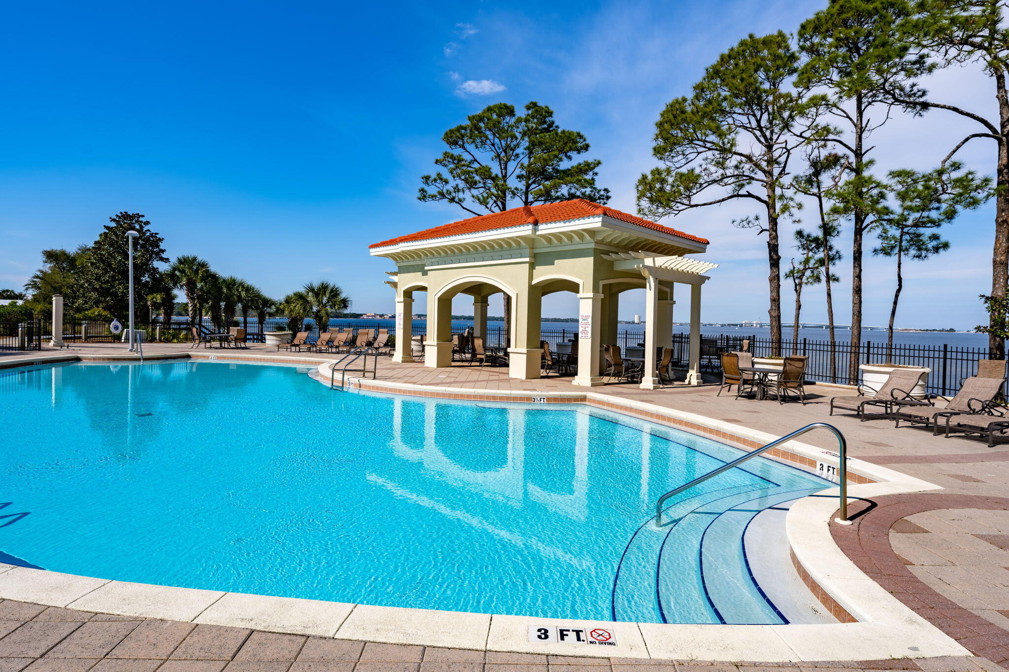 MAGNOLIA BAY - Residential