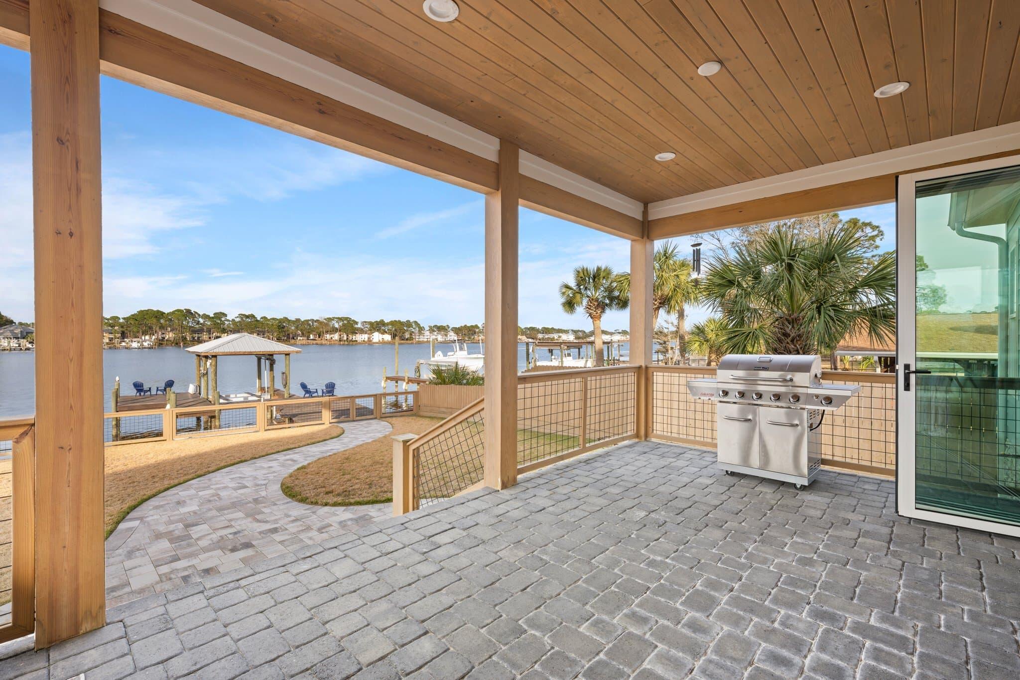 HOLIDAY BEACH UNIT 01 - Residential