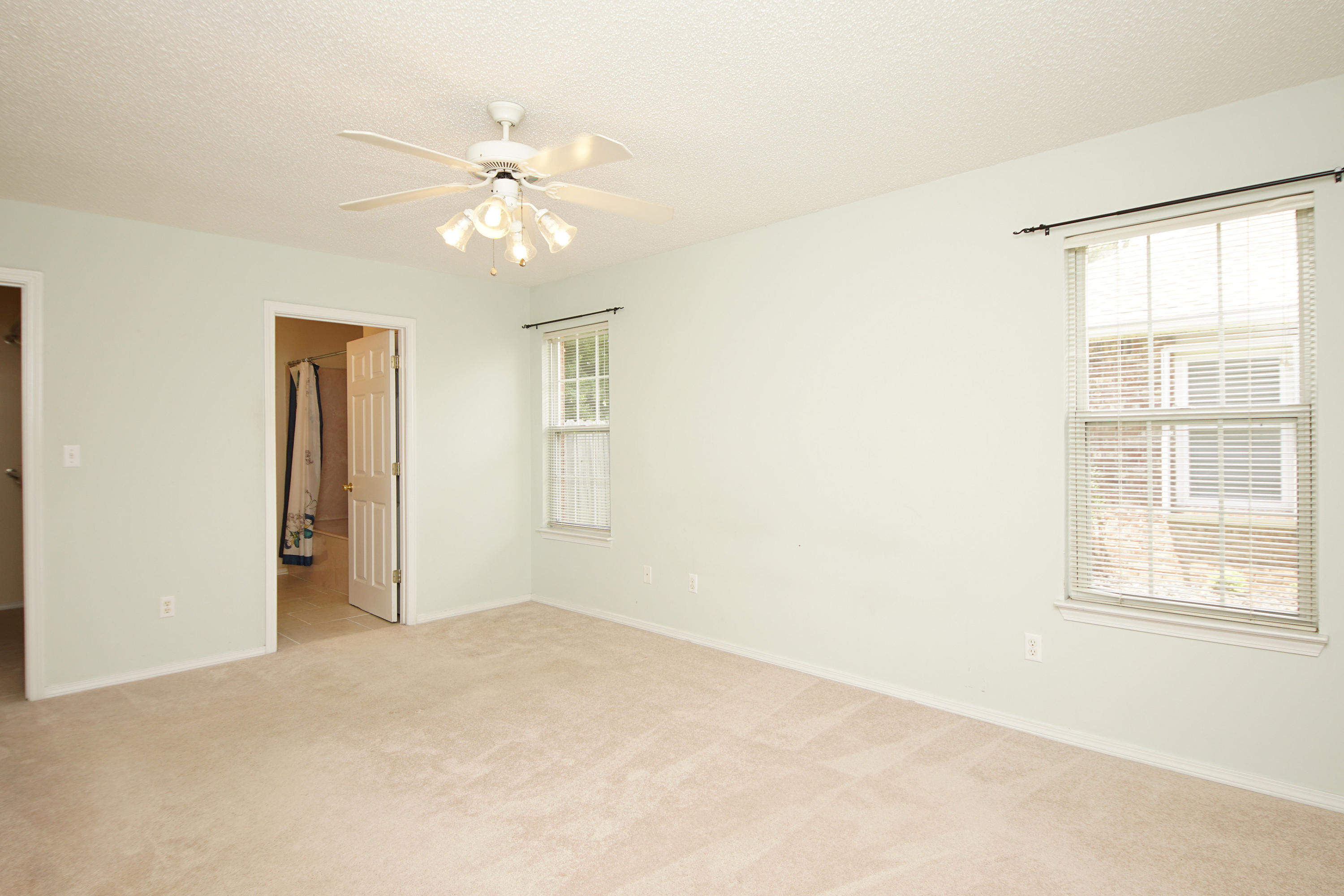 PARKWOOD SQUARE PH 2 - Residential