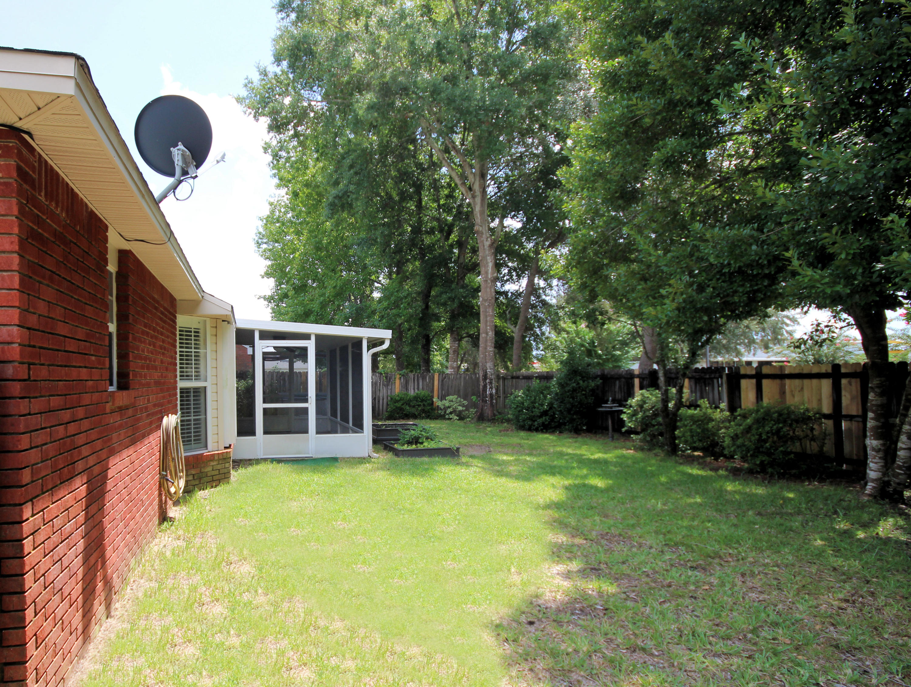 PARKWOOD SQUARE PH 2 - Residential