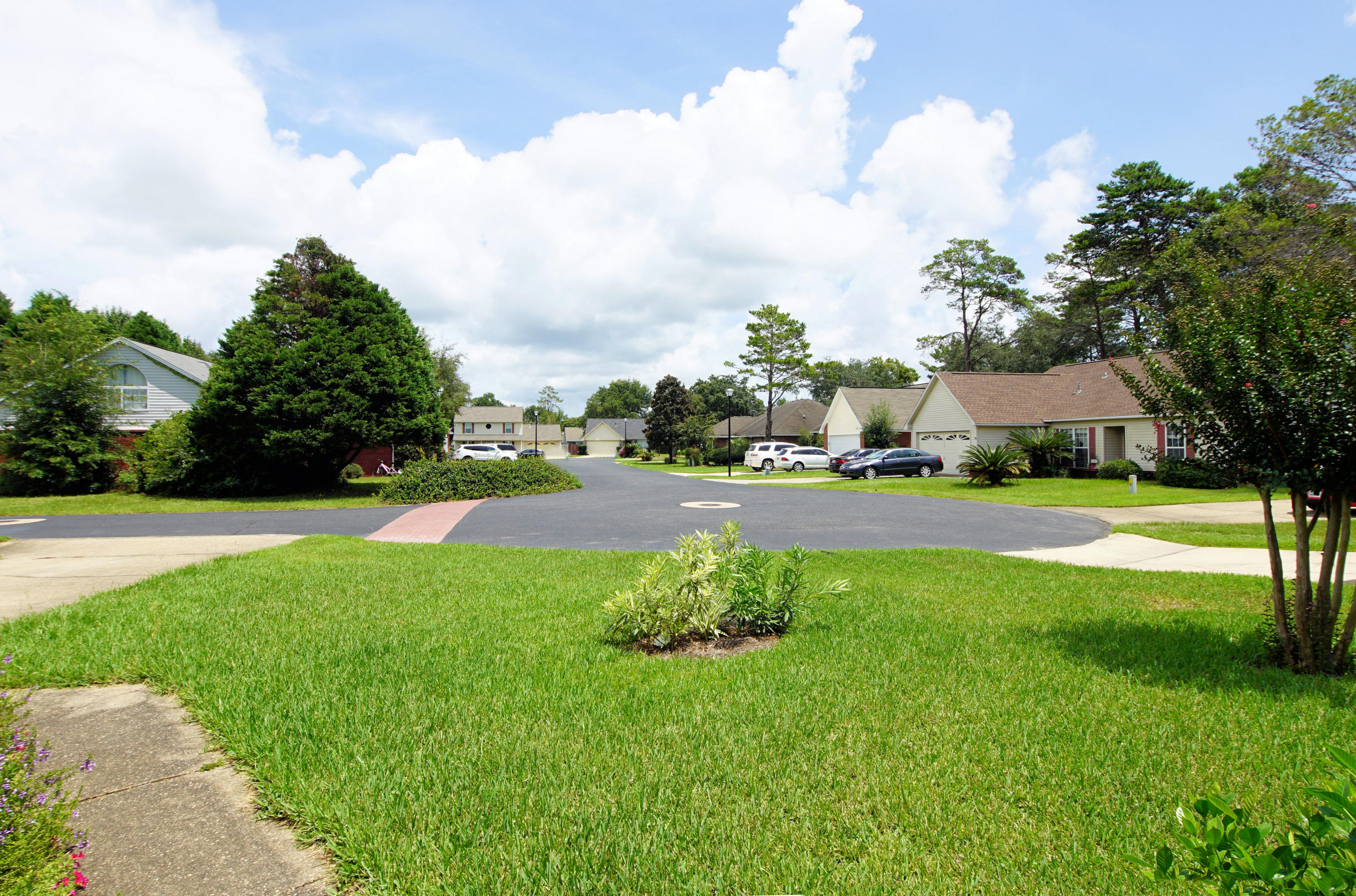 PARKWOOD SQUARE PH 2 - Residential