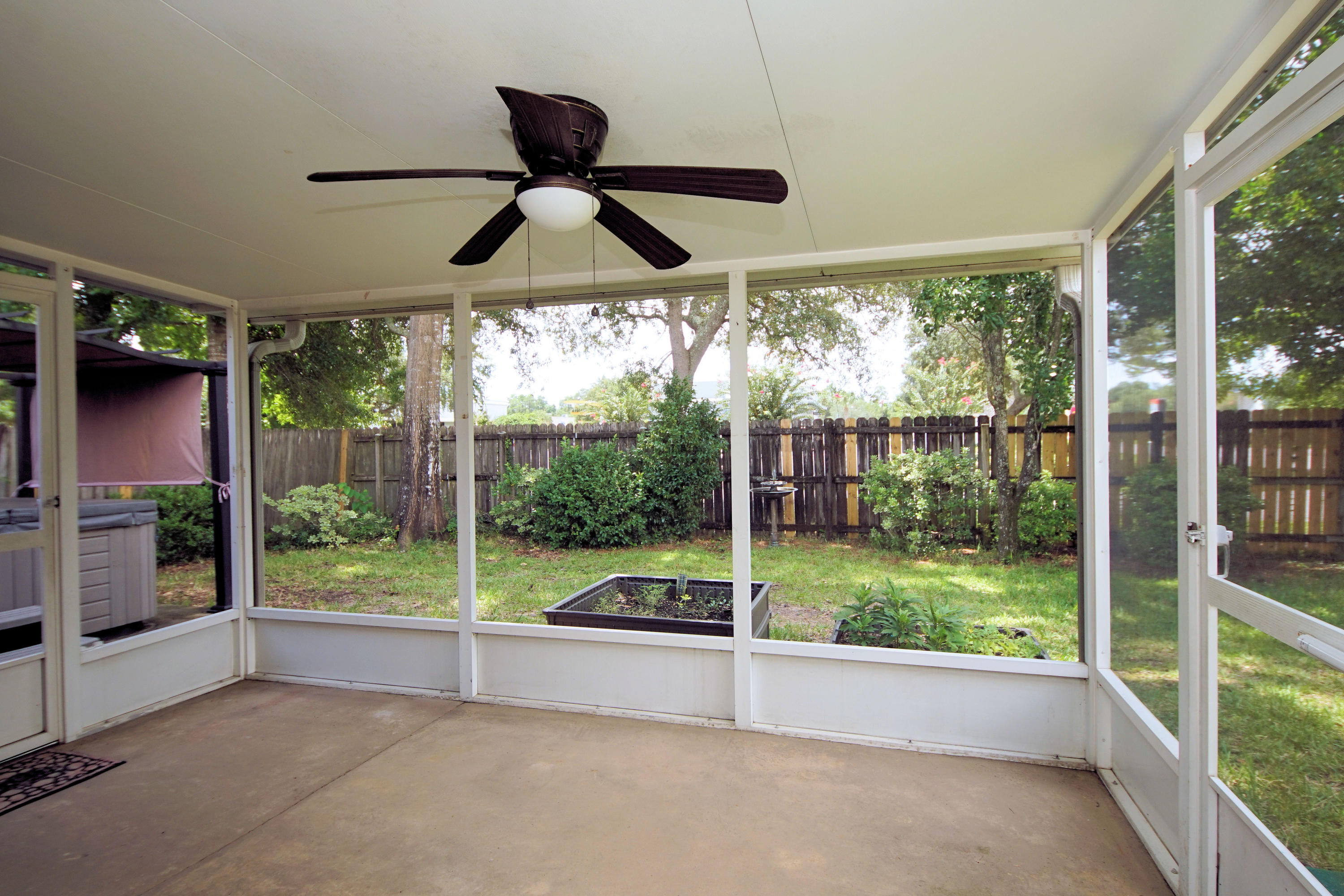 PARKWOOD SQUARE PH 2 - Residential