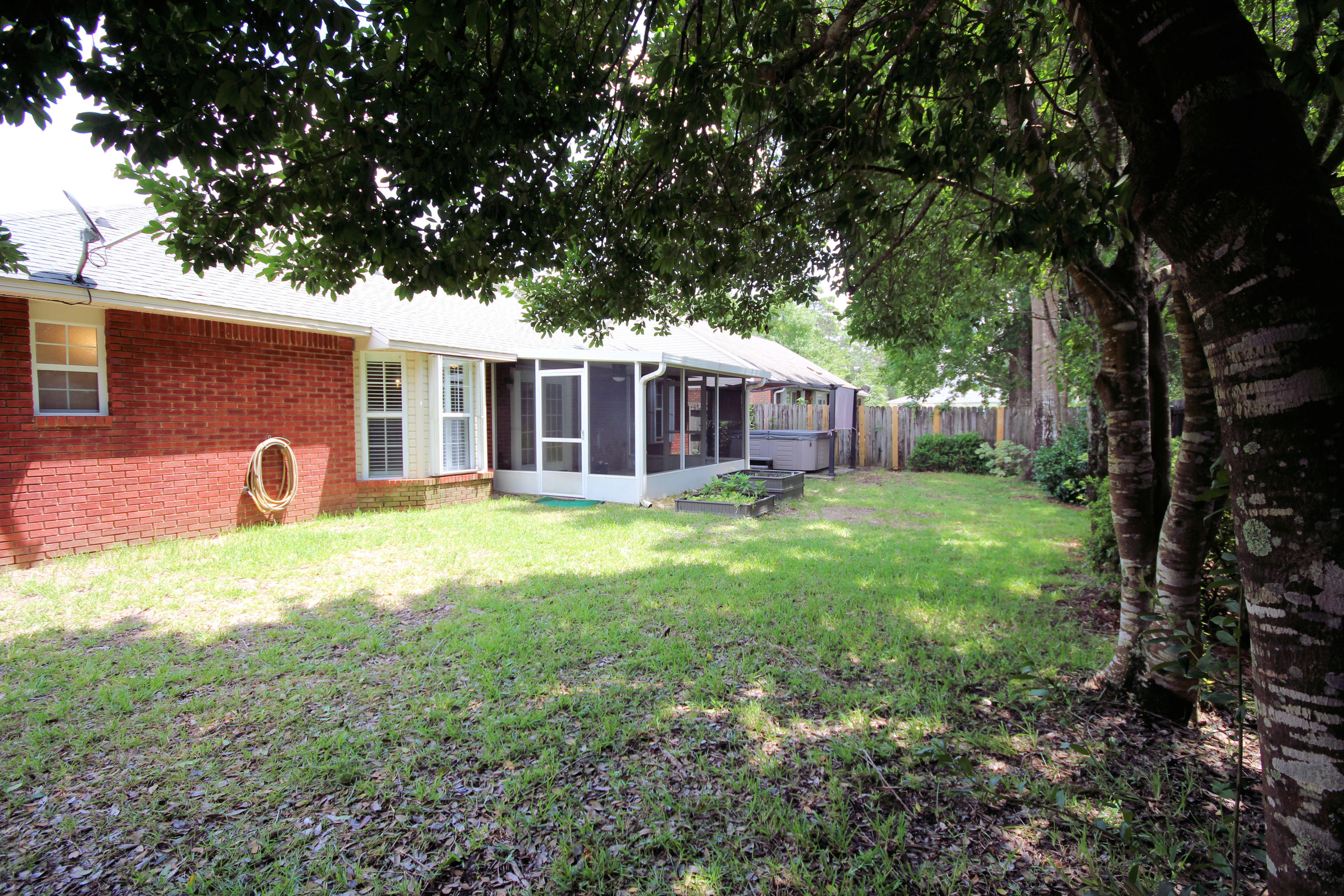 PARKWOOD SQUARE PH 2 - Residential