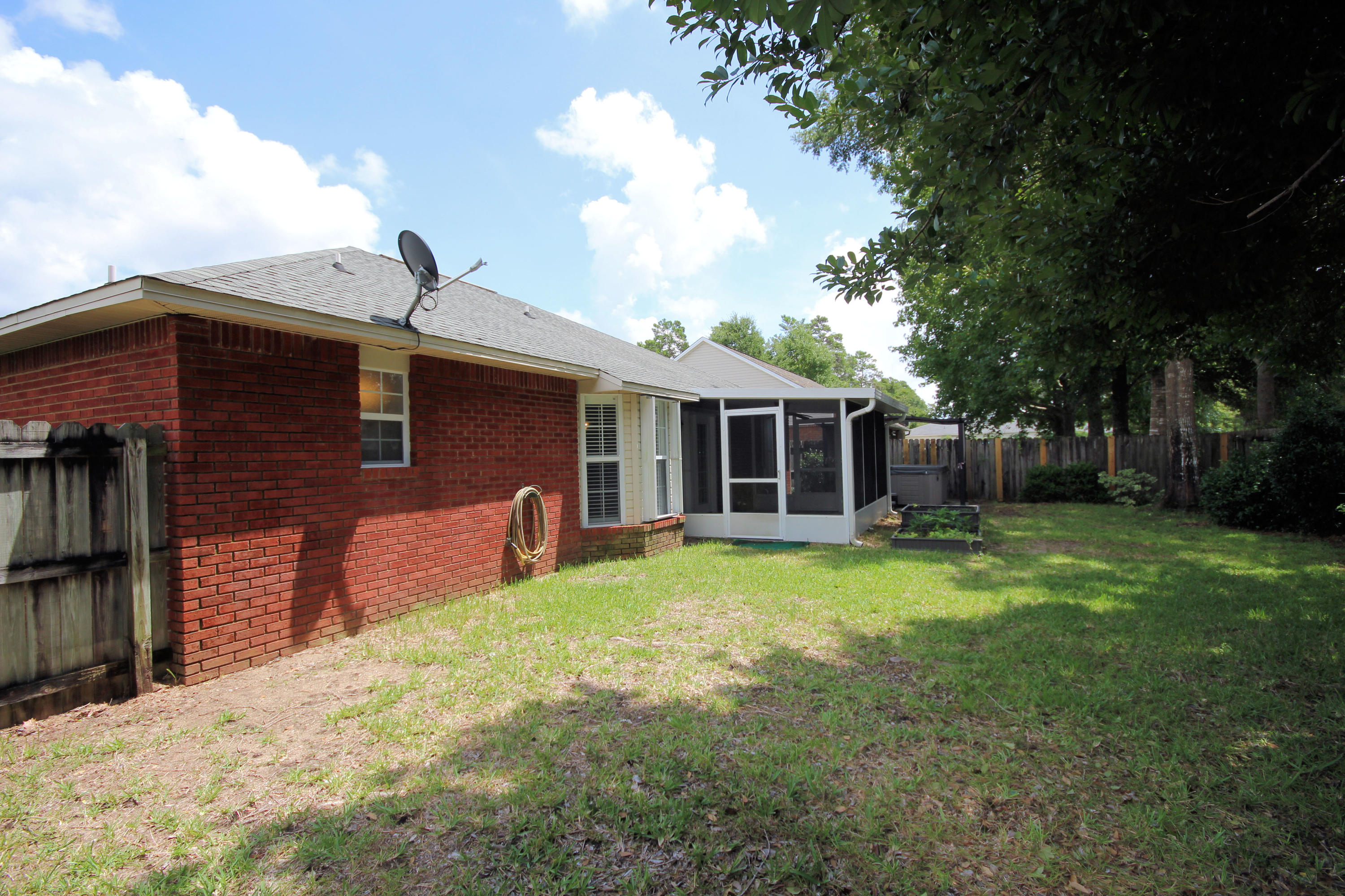 PARKWOOD SQUARE PH 2 - Residential
