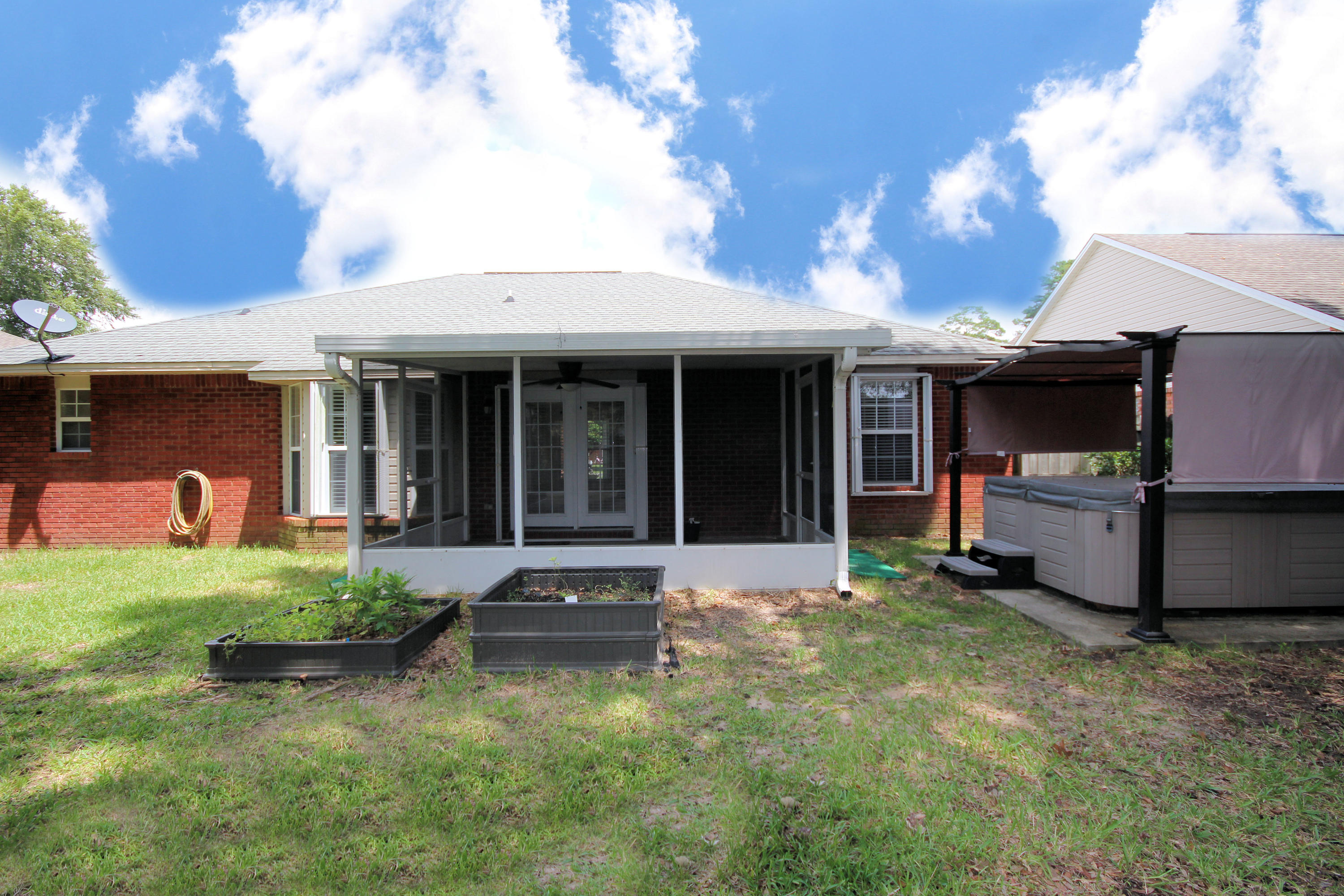 PARKWOOD SQUARE PH 2 - Residential