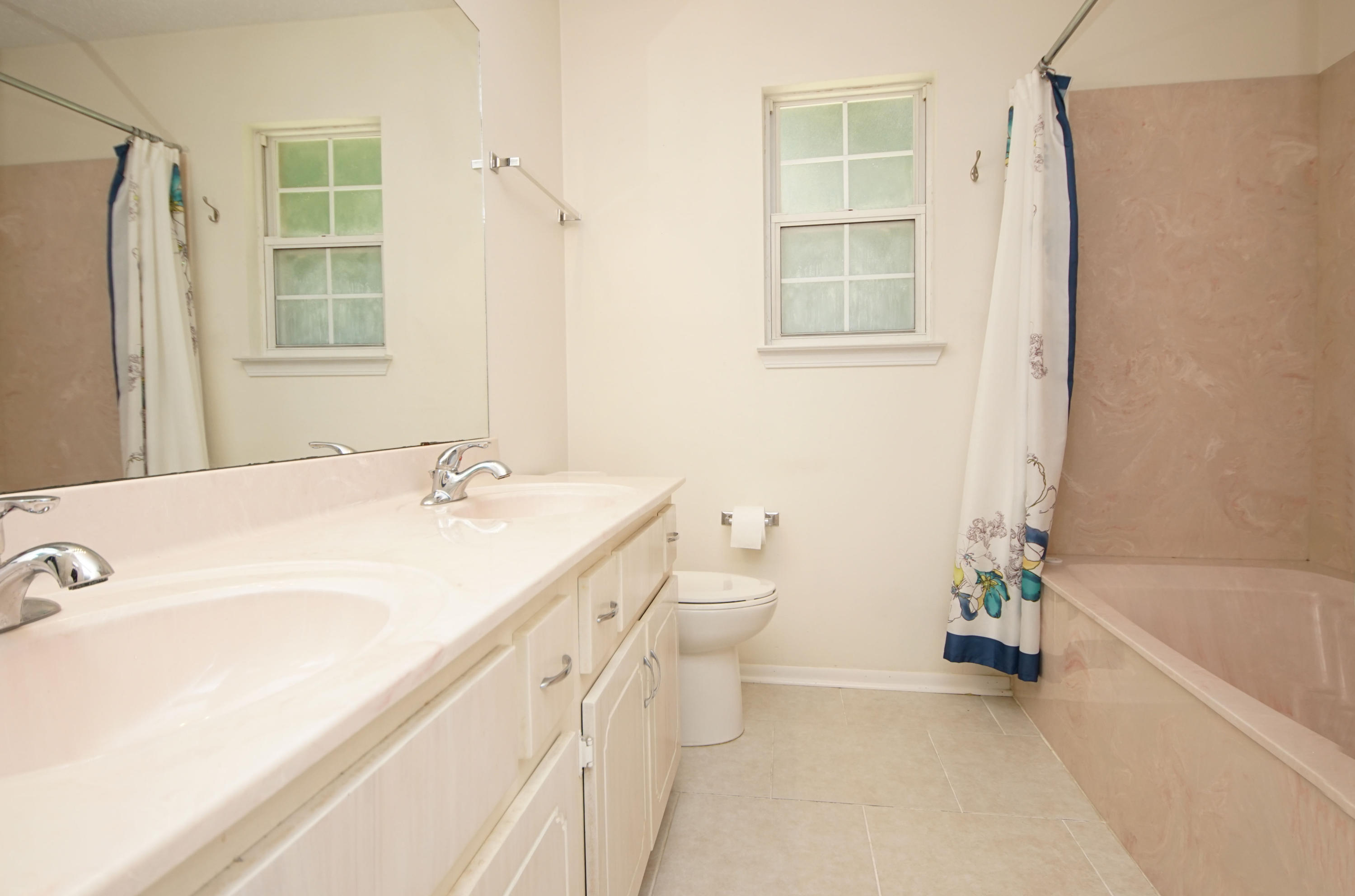 PARKWOOD SQUARE PH 2 - Residential