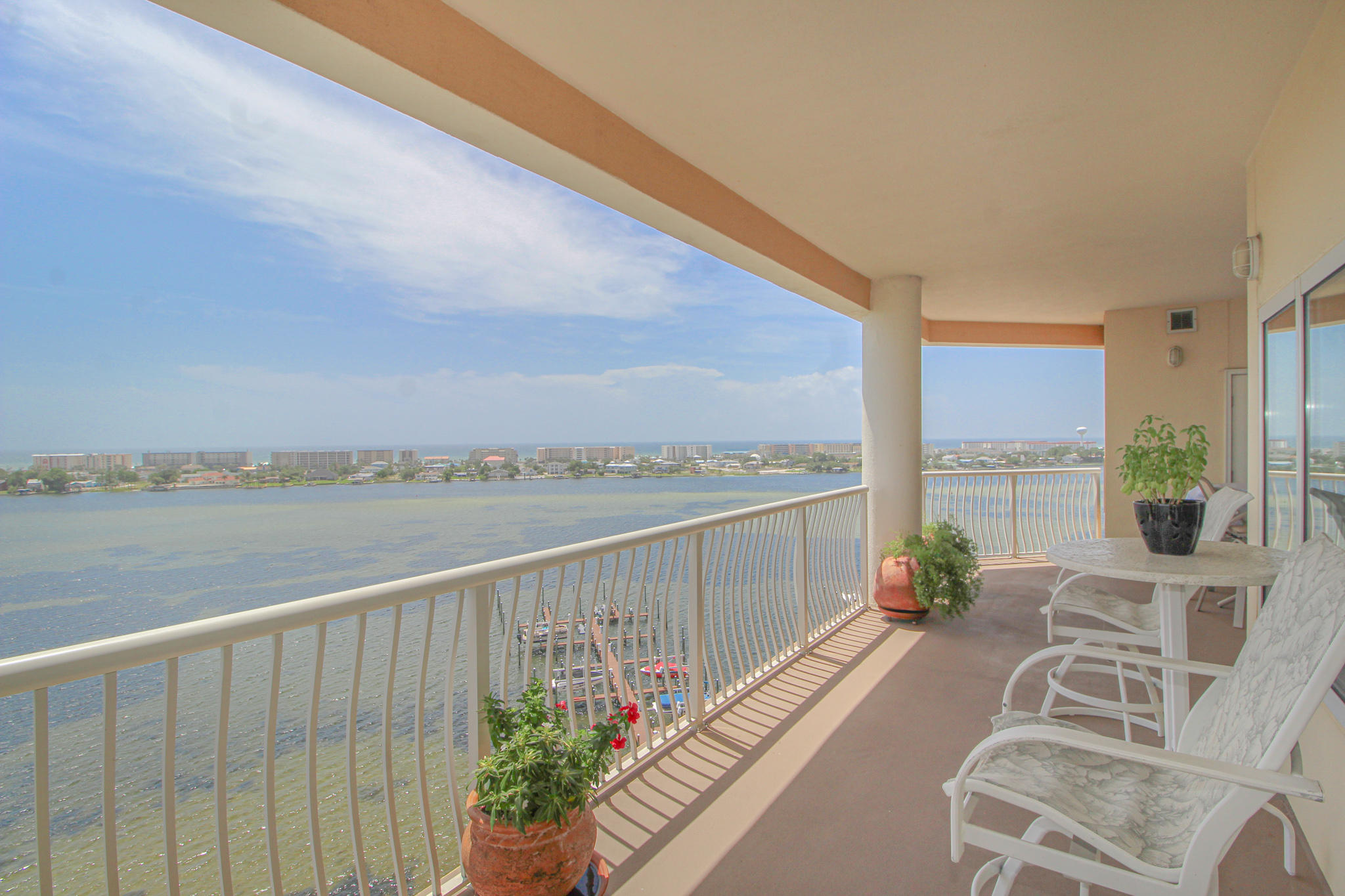 PRESIDIO YACHT CLUB - Residential