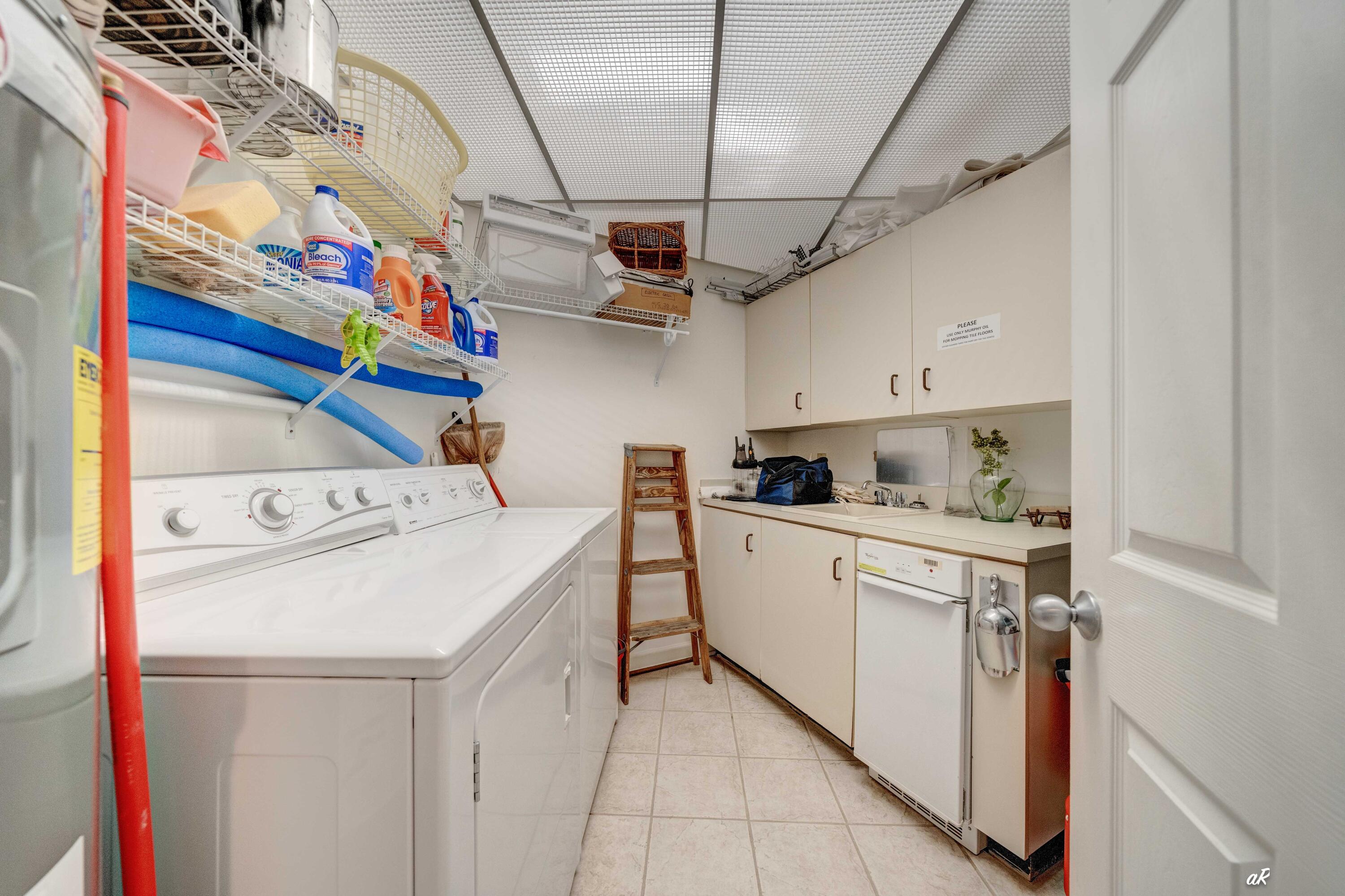 SUMMERWIND CONDOS - Residential