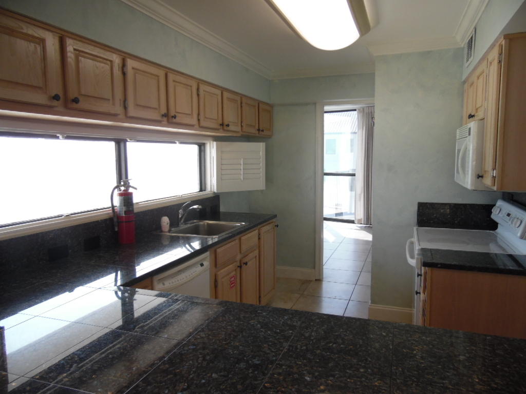 MAINSAIL CONDO PH 5 - Residential