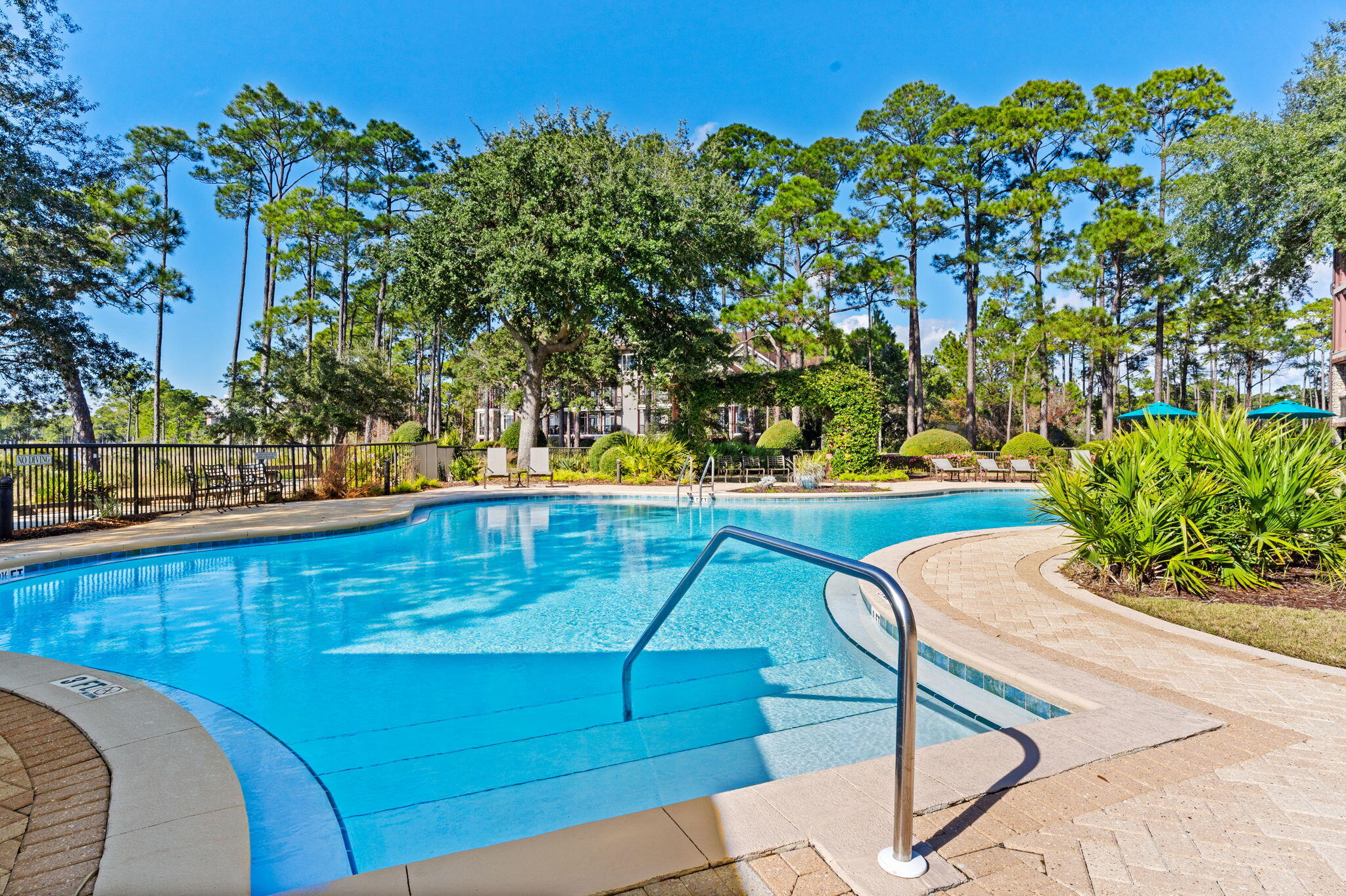 WILD HERON LAKESIDE LODGE - Residential