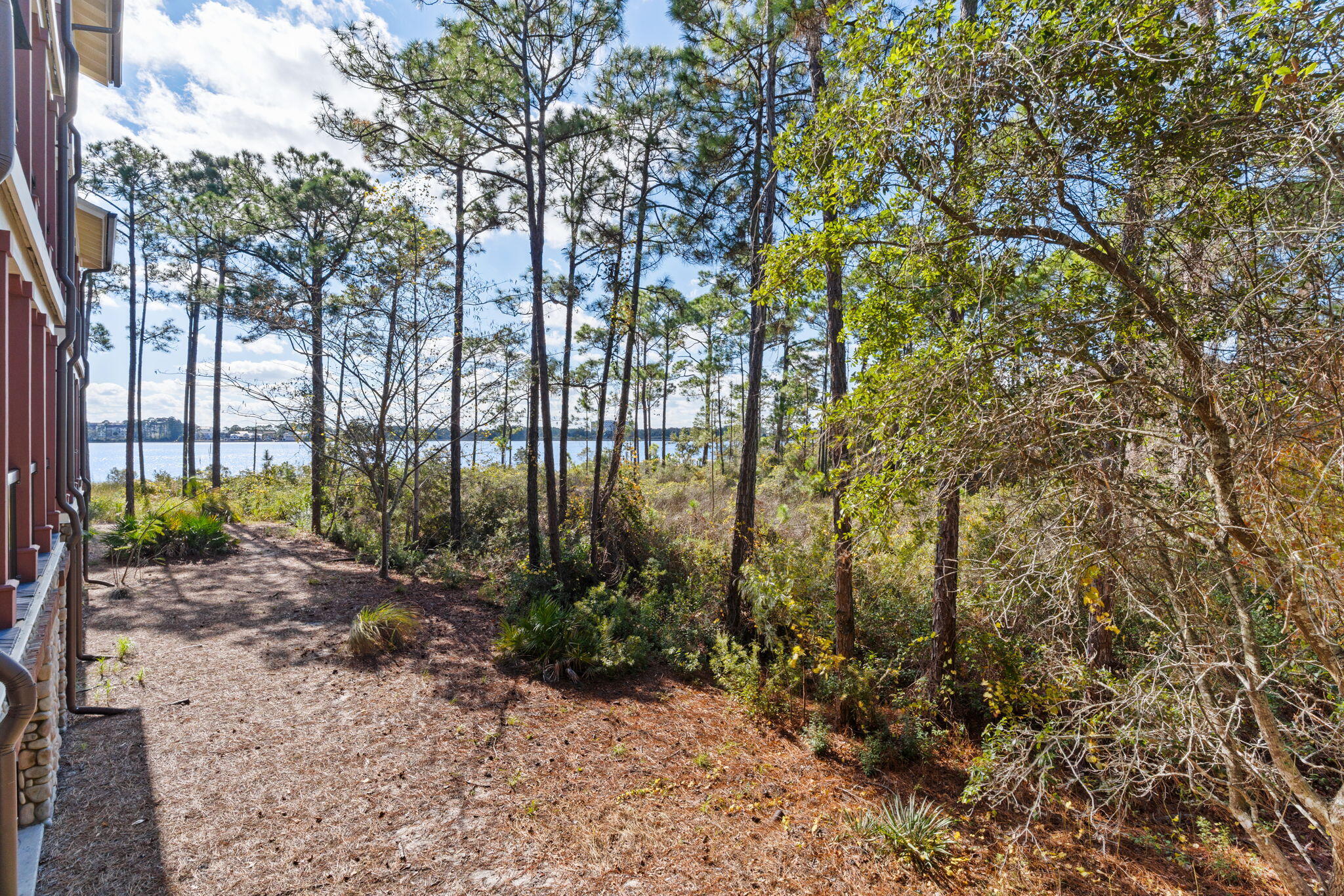 WILD HERON LAKESIDE LODGE - Residential