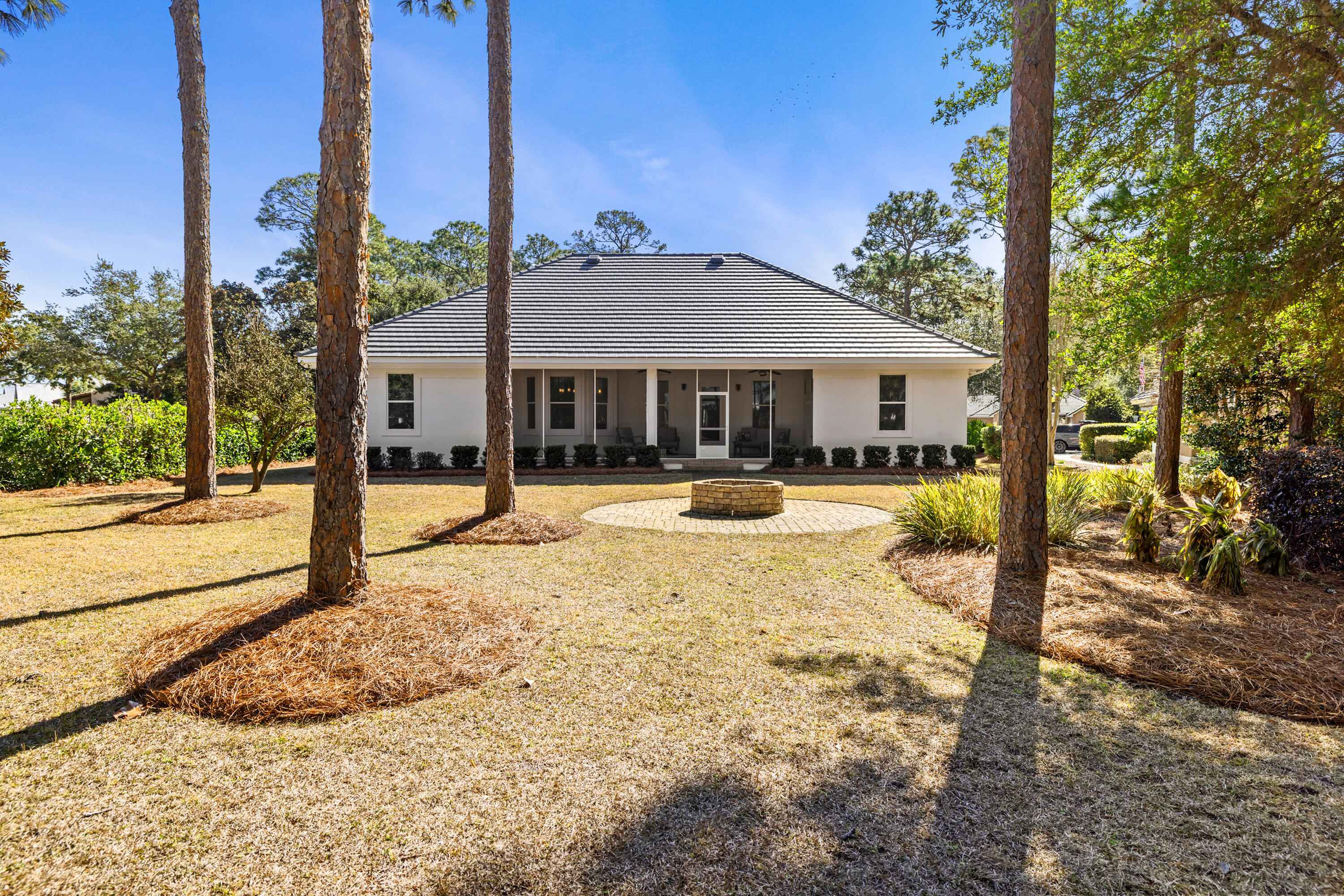 BAYTOWNE AVE EAST - Residential
