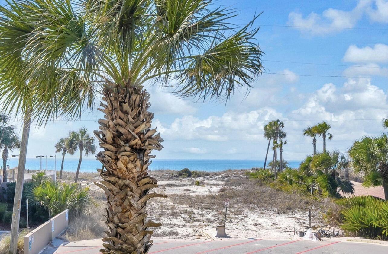 EMERALD ISLE - Residential