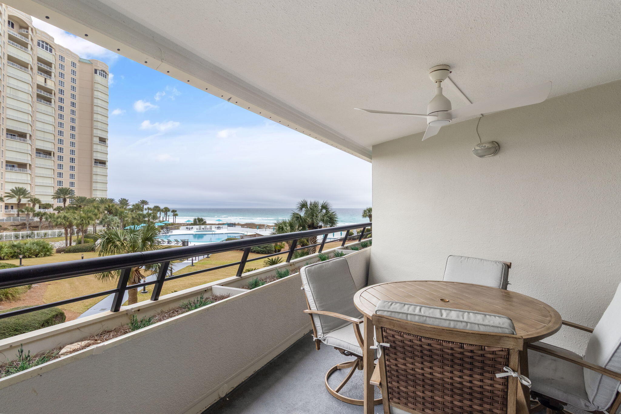 EDGEWATER - Residential