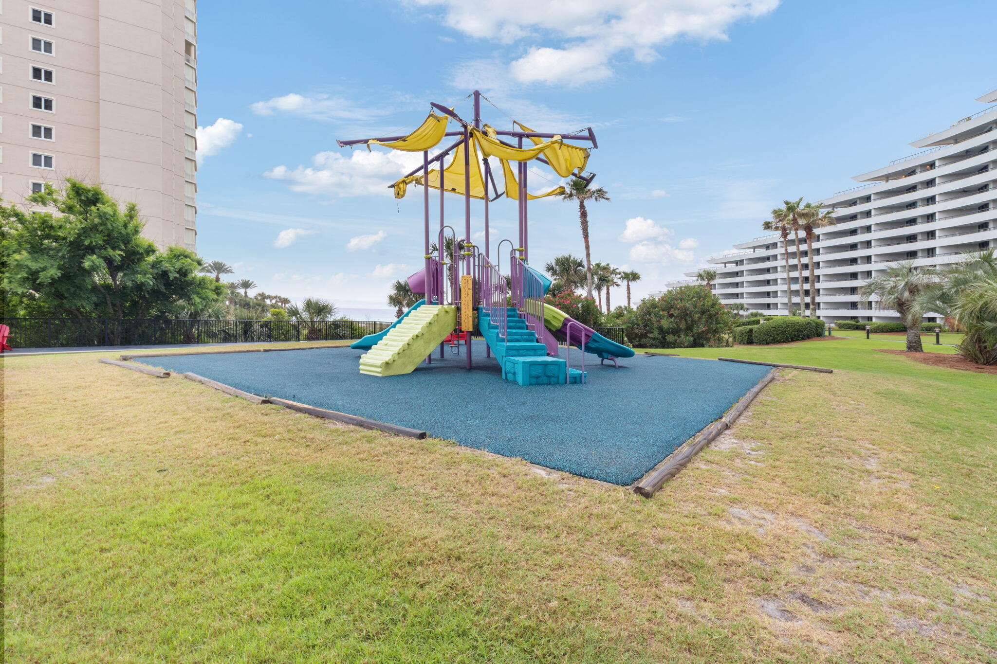 EDGEWATER - Residential